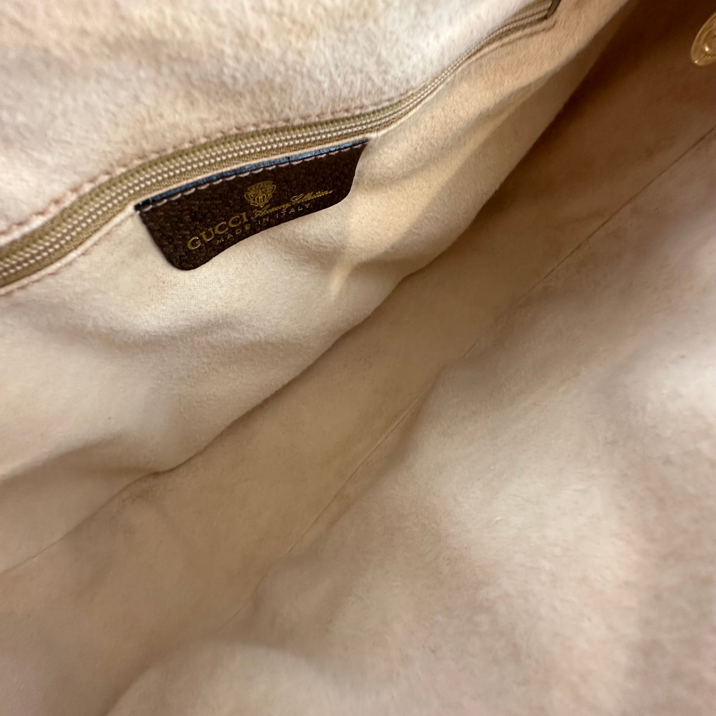 GG Supreme Sherry Shoulder Bag