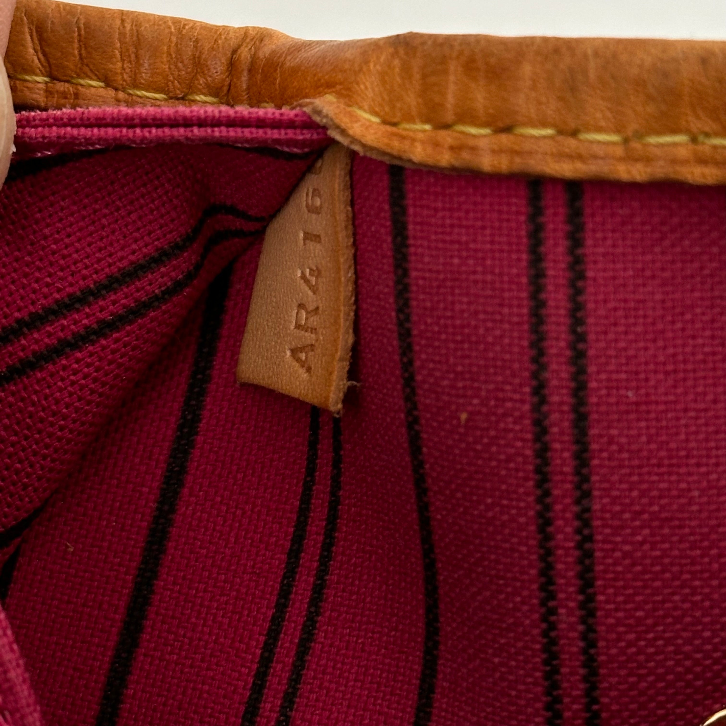 Neverfull MM - Peony w/ Pouch
