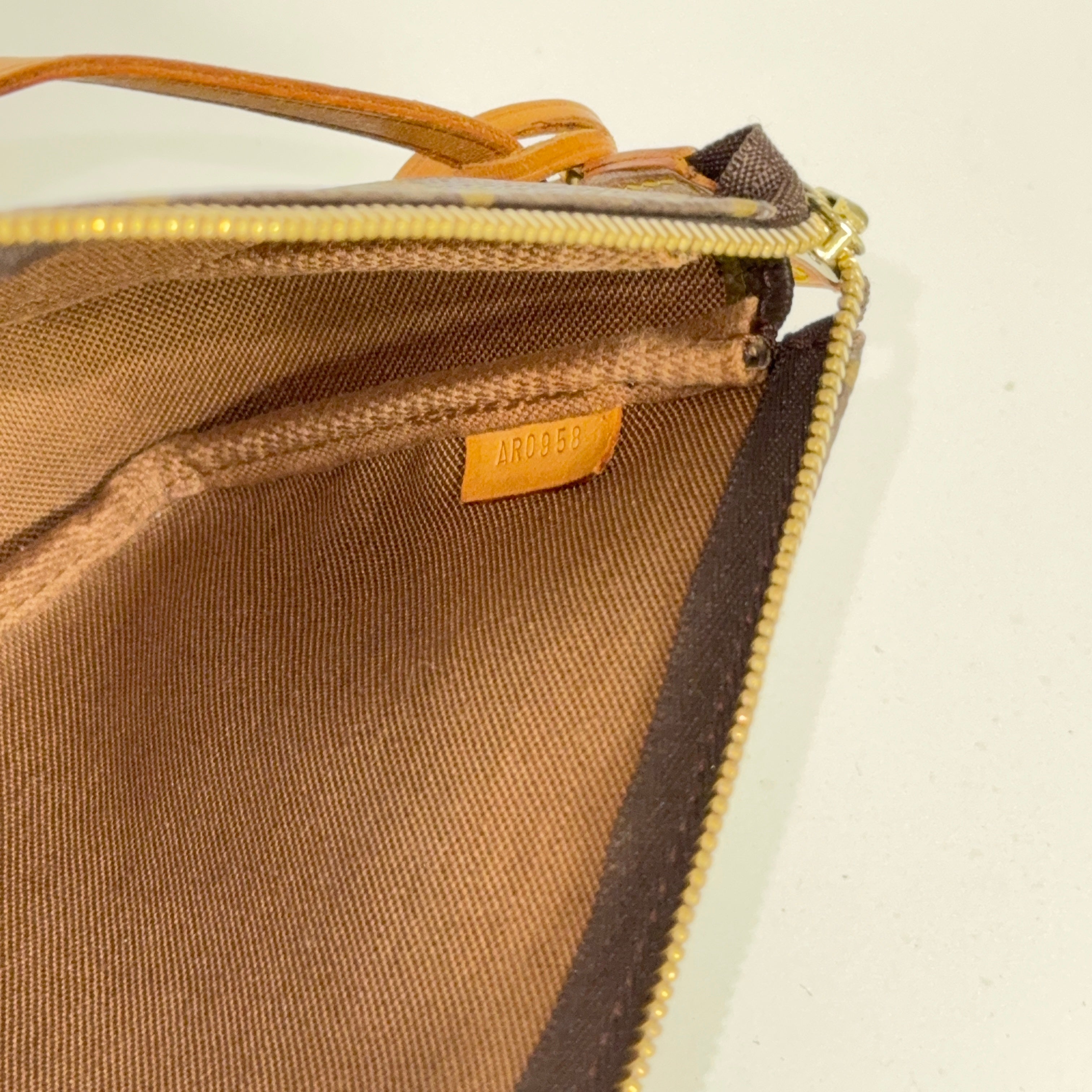 Trousse Demi Ronde Cosmetic Pouch