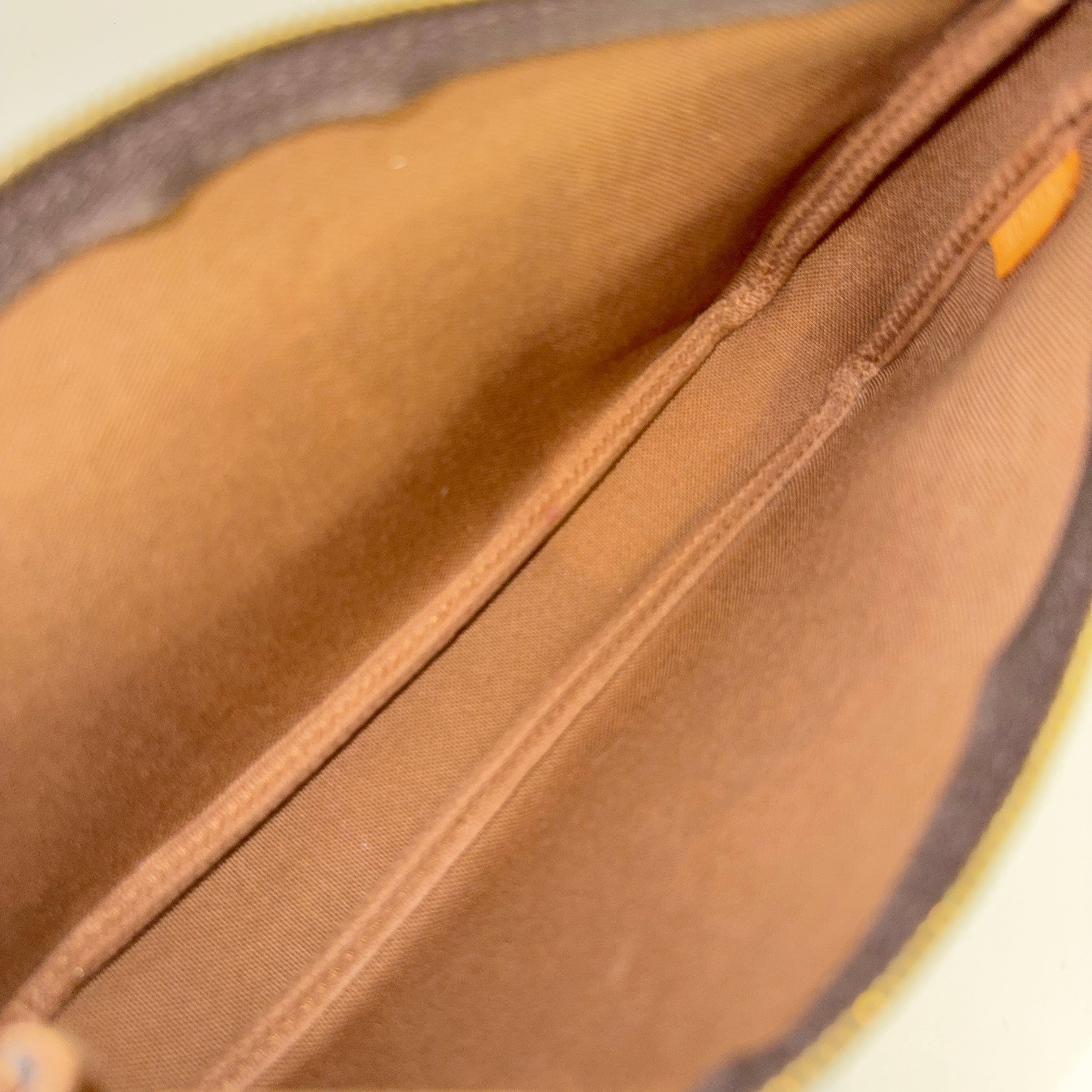 Trousse Demi Ronde Cosmetic Pouch
