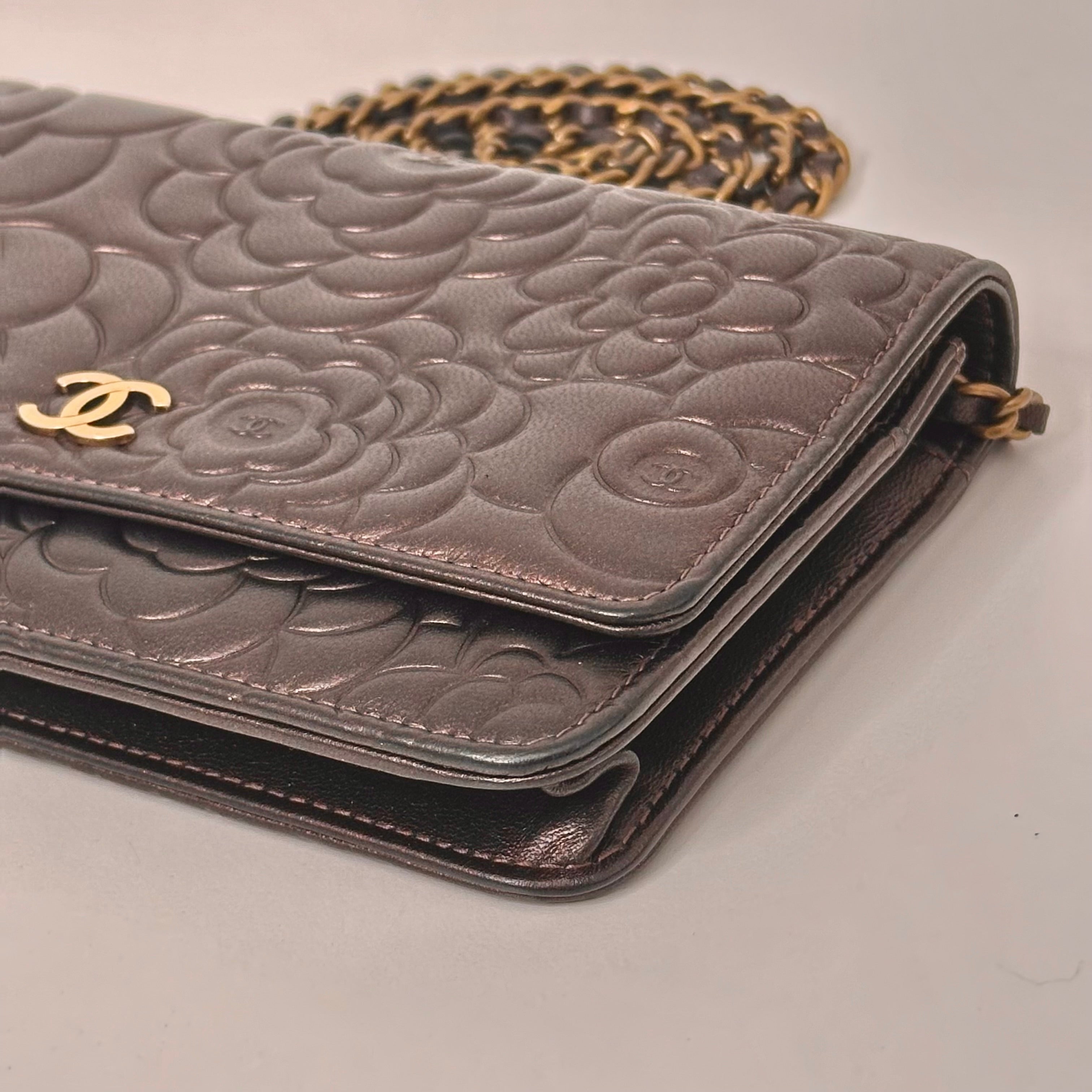 Bronze Camelia WOC