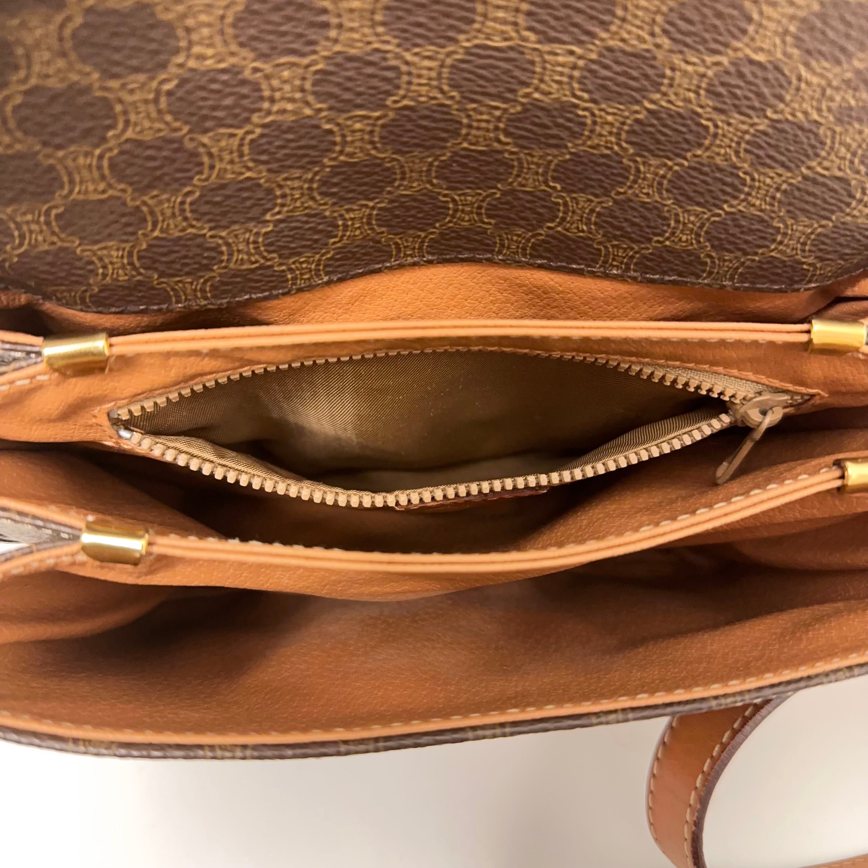 Macadam Crossbody