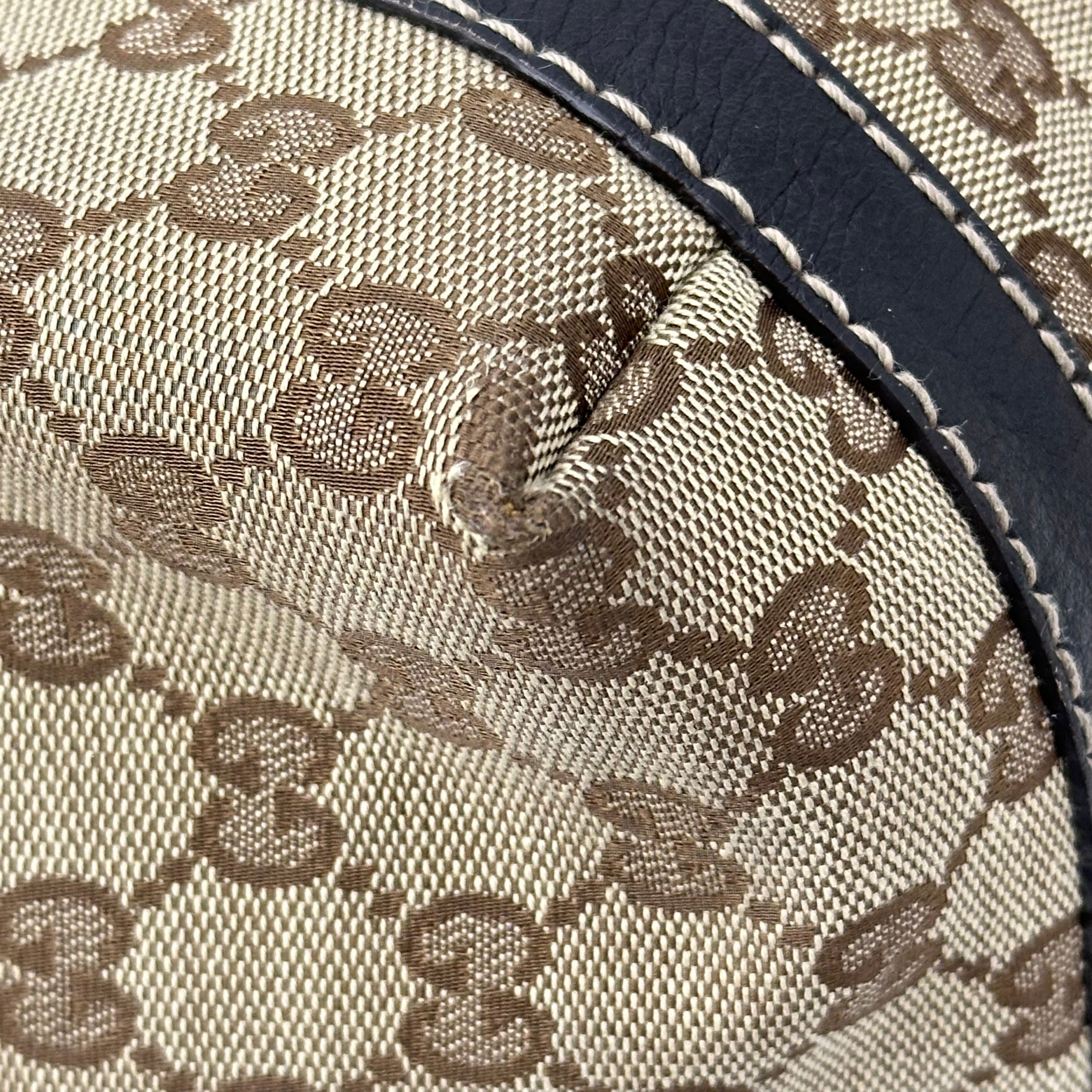 GG Supreme Messenger Bag