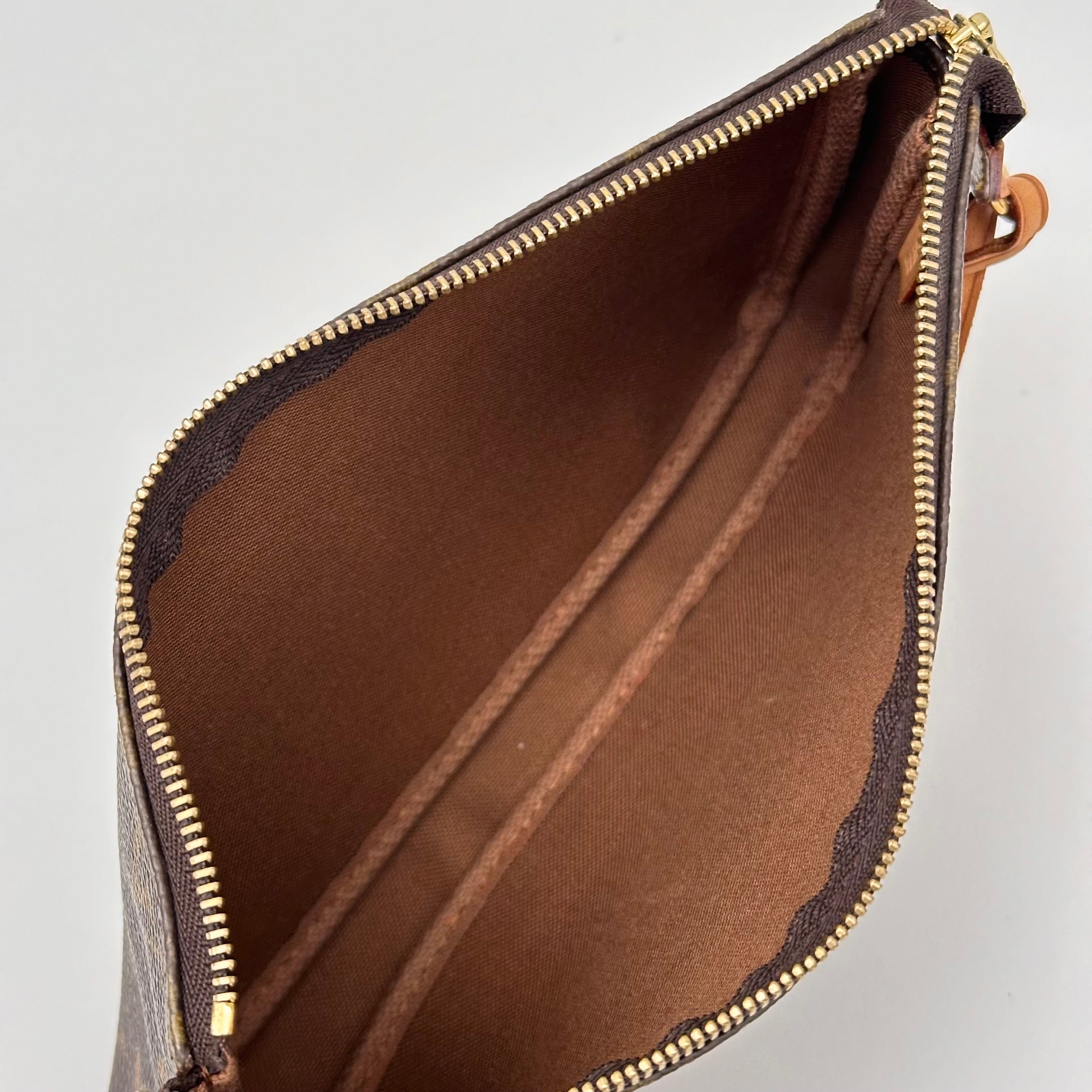 Pochette Accessories