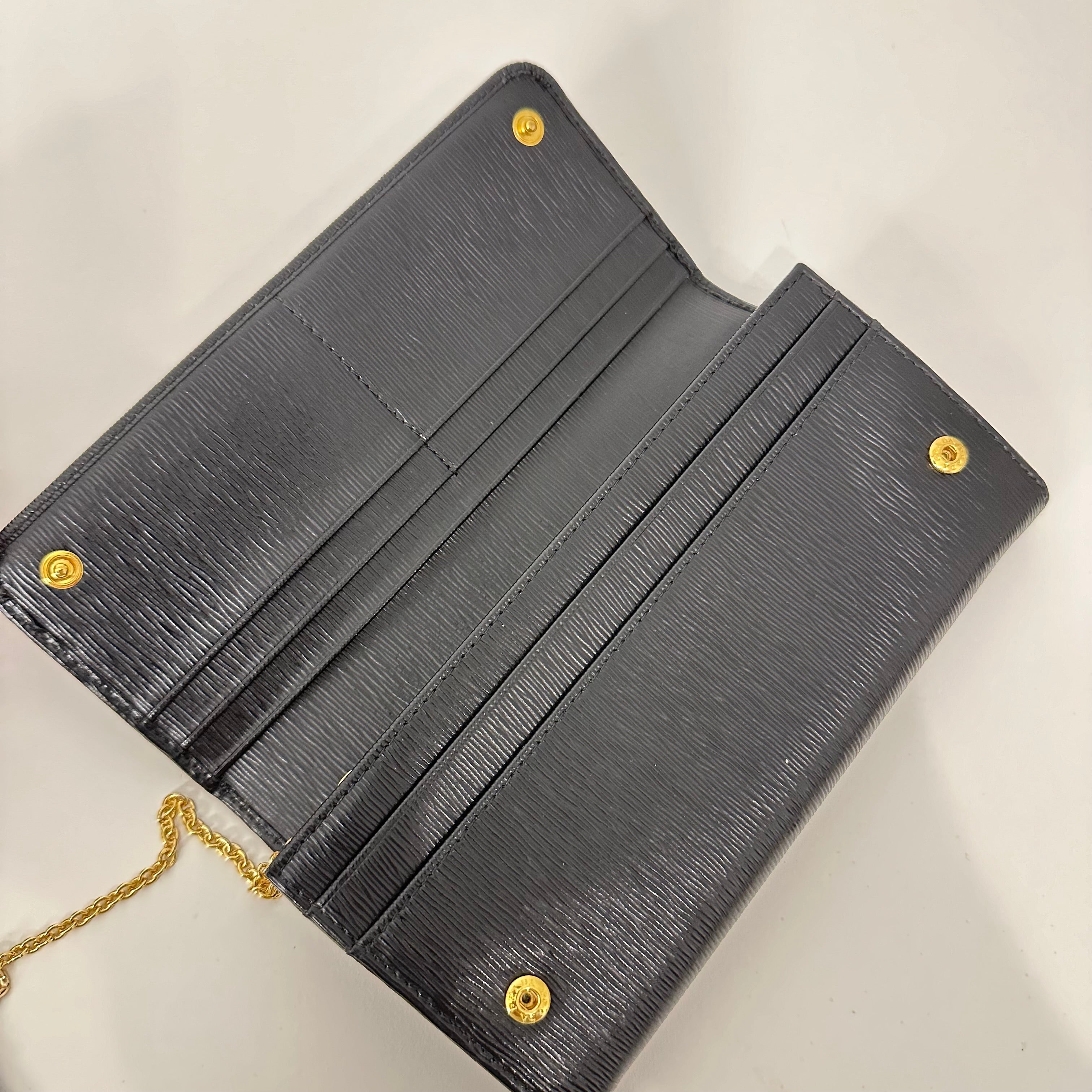 Vitello Move Long Wallet w/ Chain