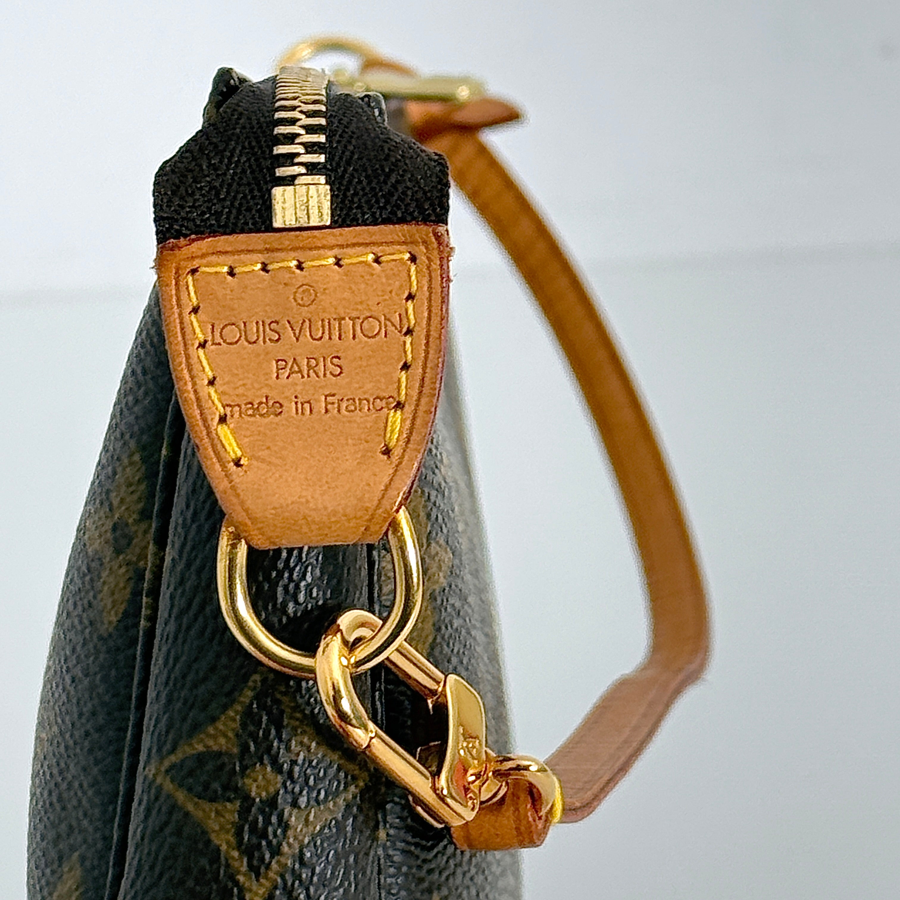 Pochette Accessories