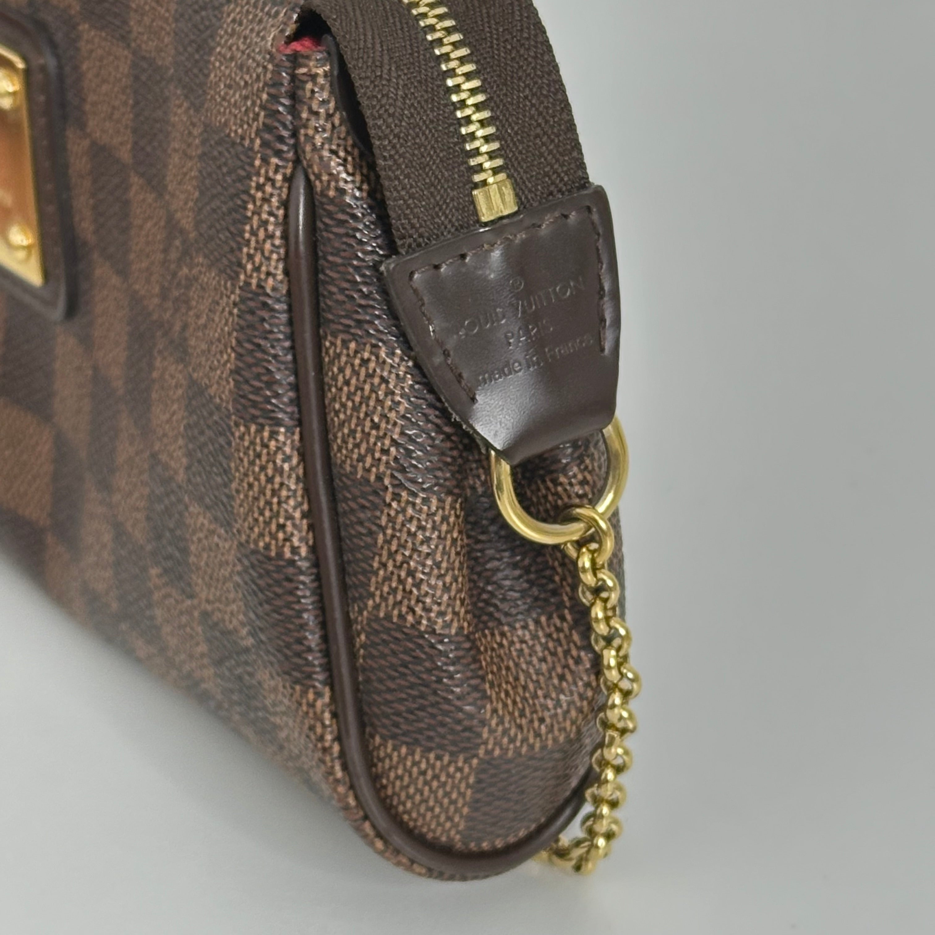 Eva Pochette