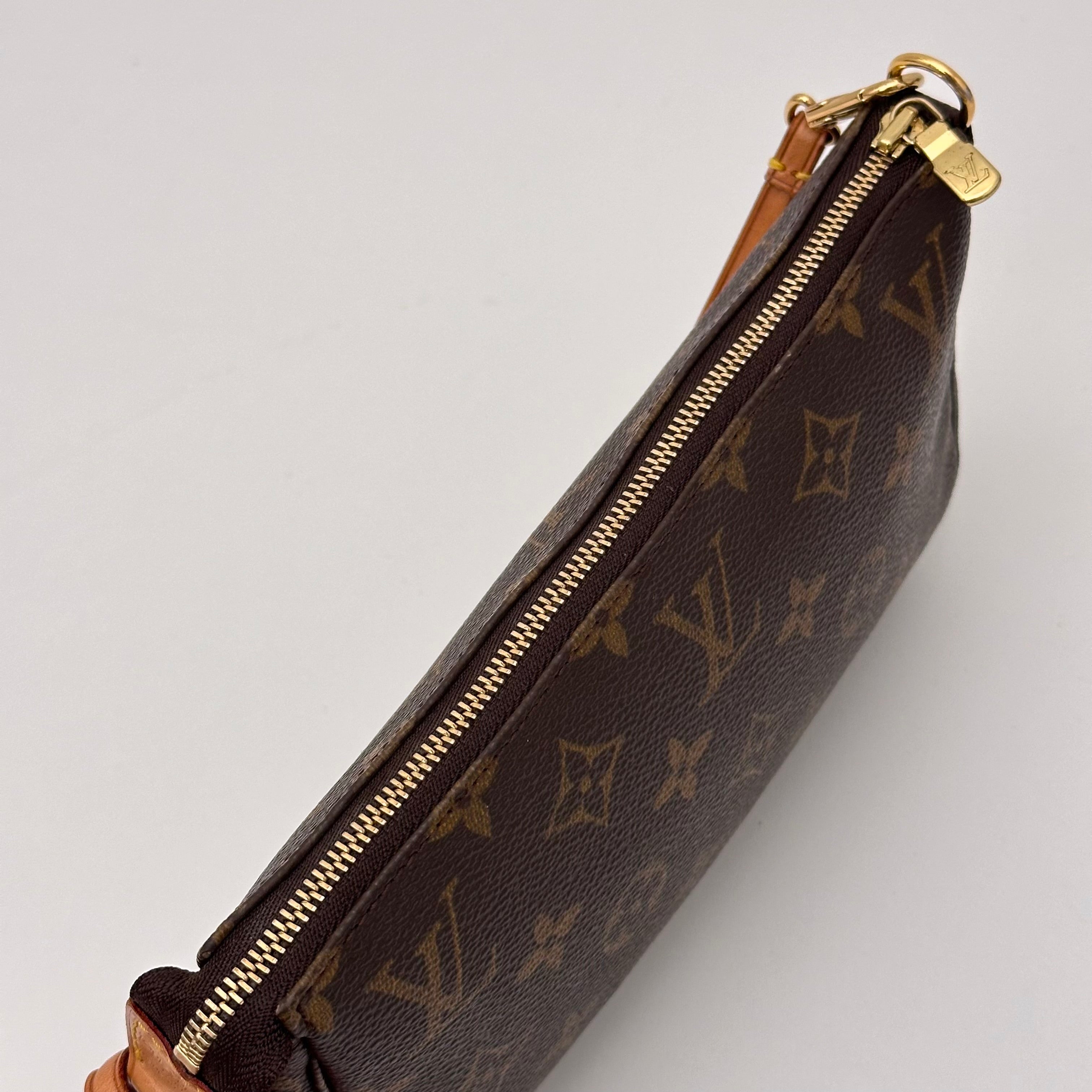 Pochette Accessories