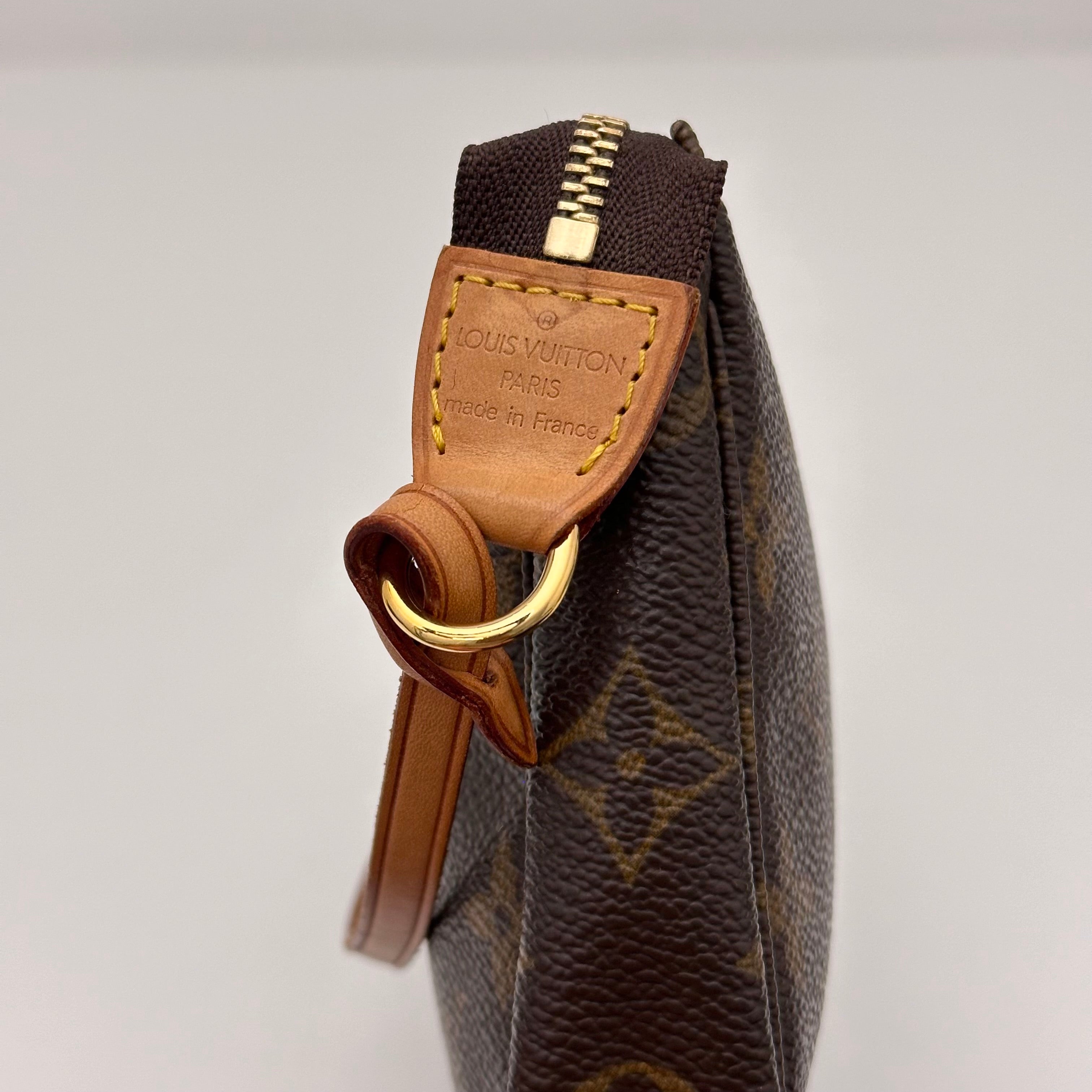 Pochette Accessories