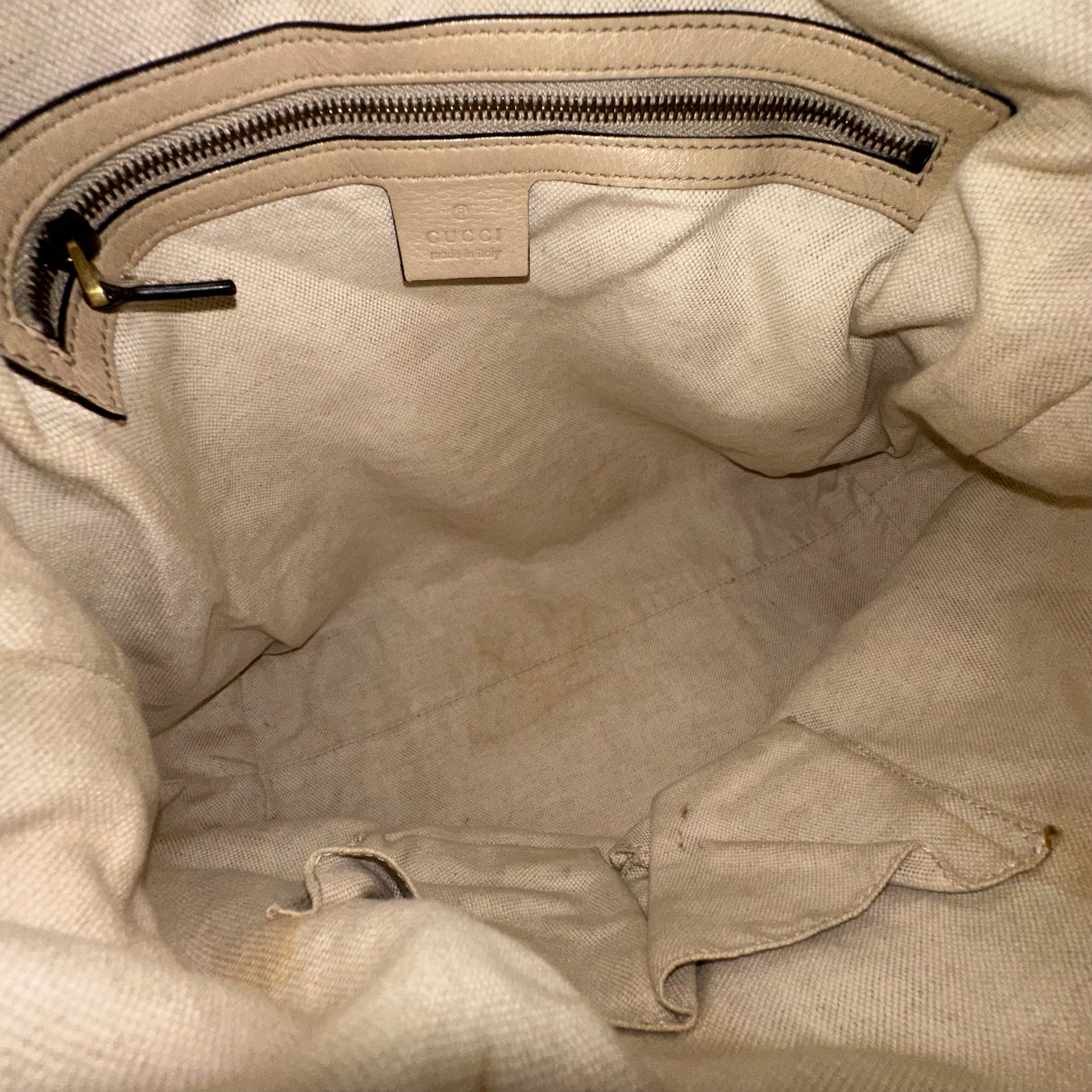 GG Interlock Shoulder Bag