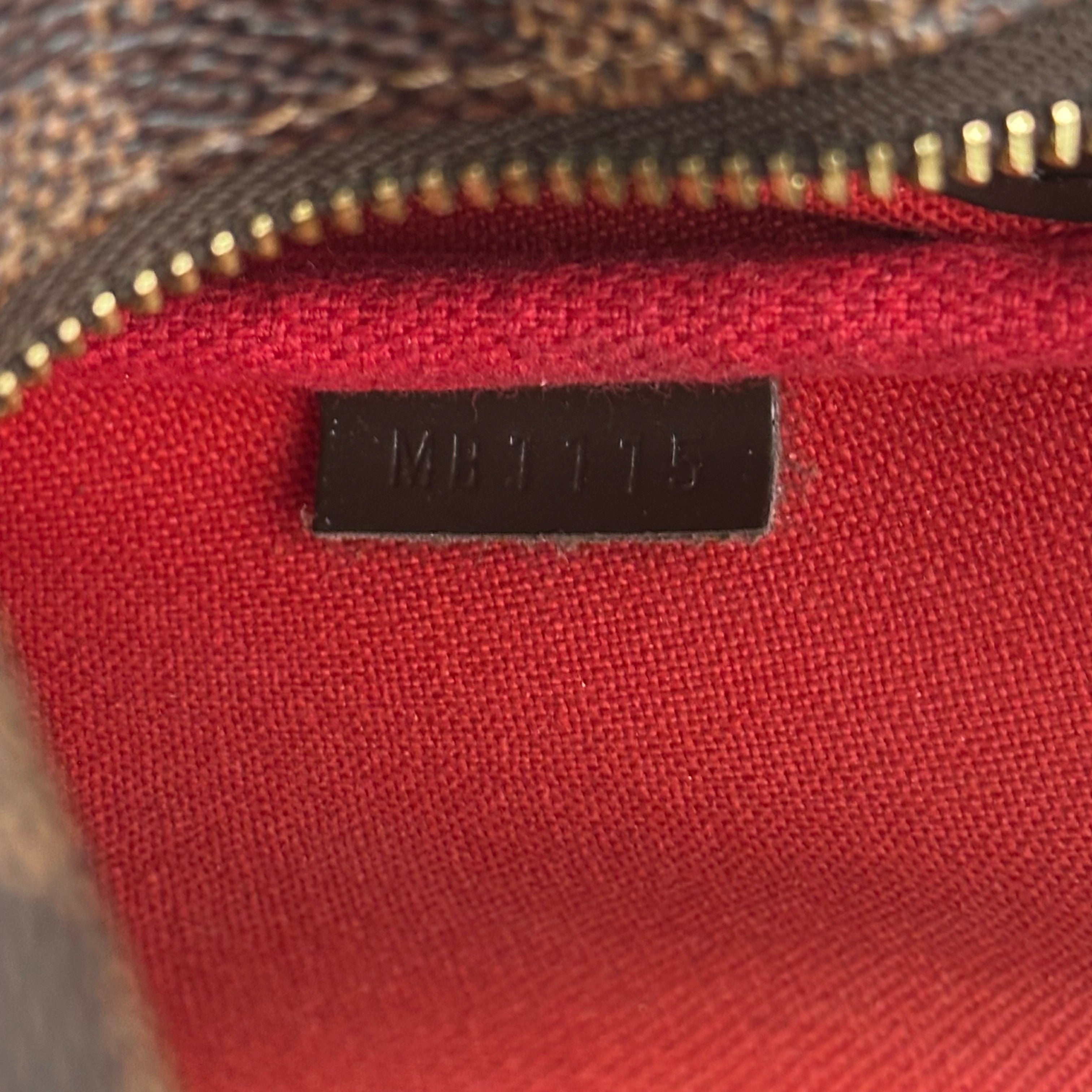 Eva Pochette