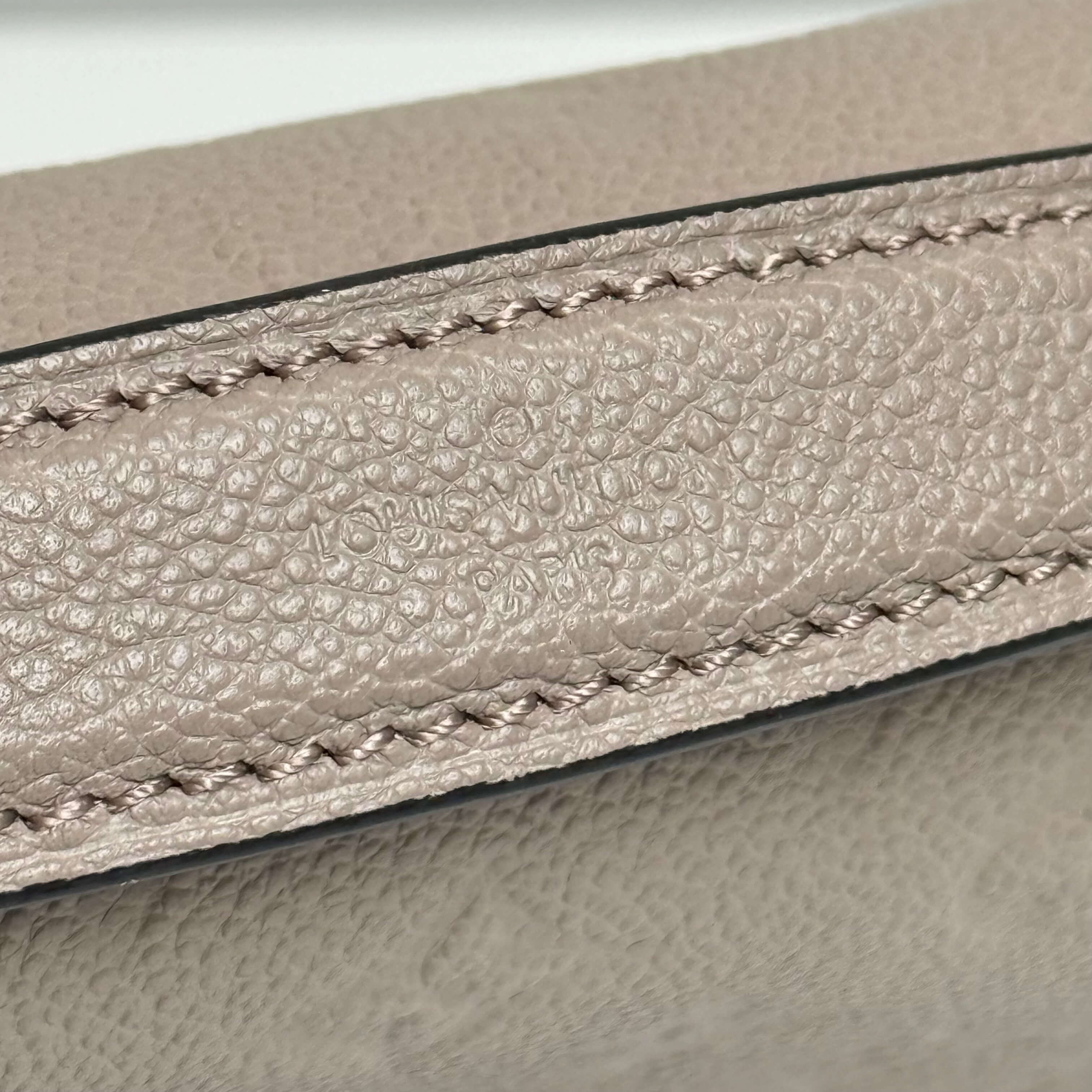 Pochette Metis