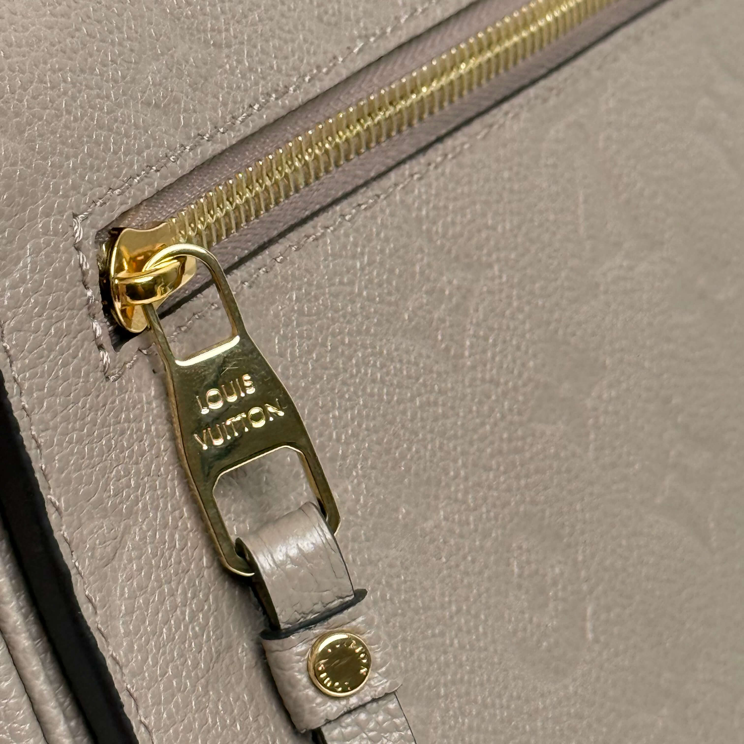 Pochette Metis
