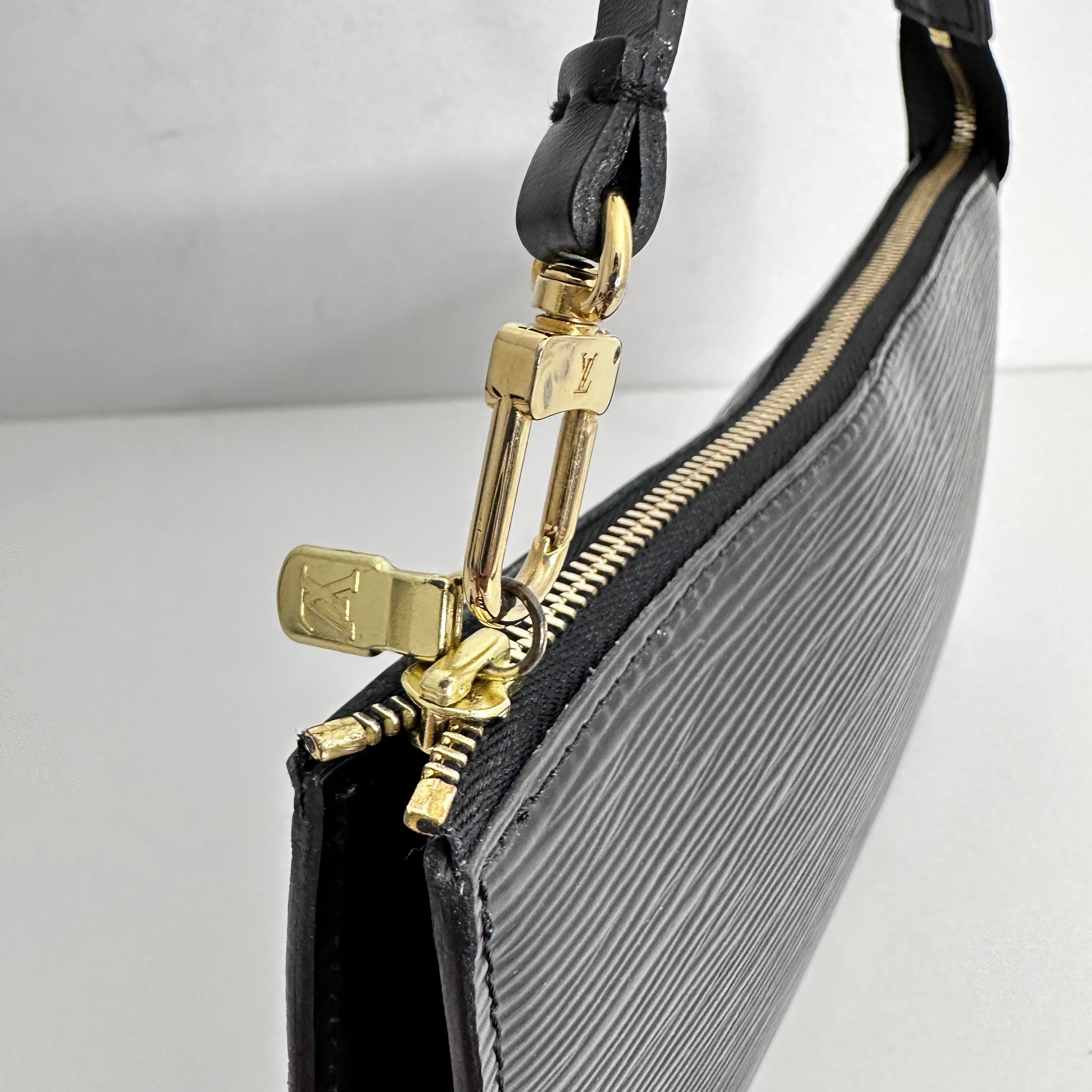 Black Epi Pochette Accessorie