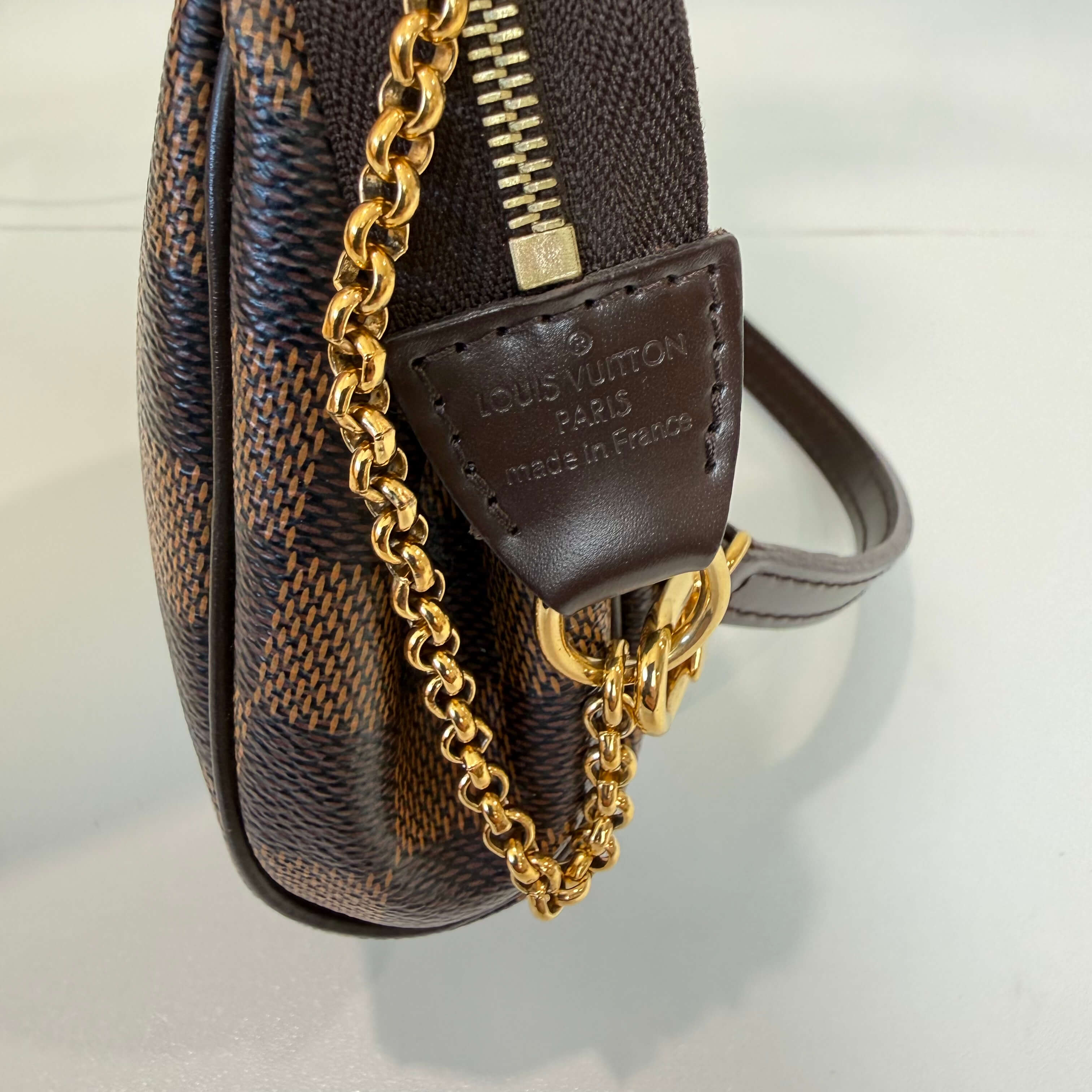 Eva Pochette