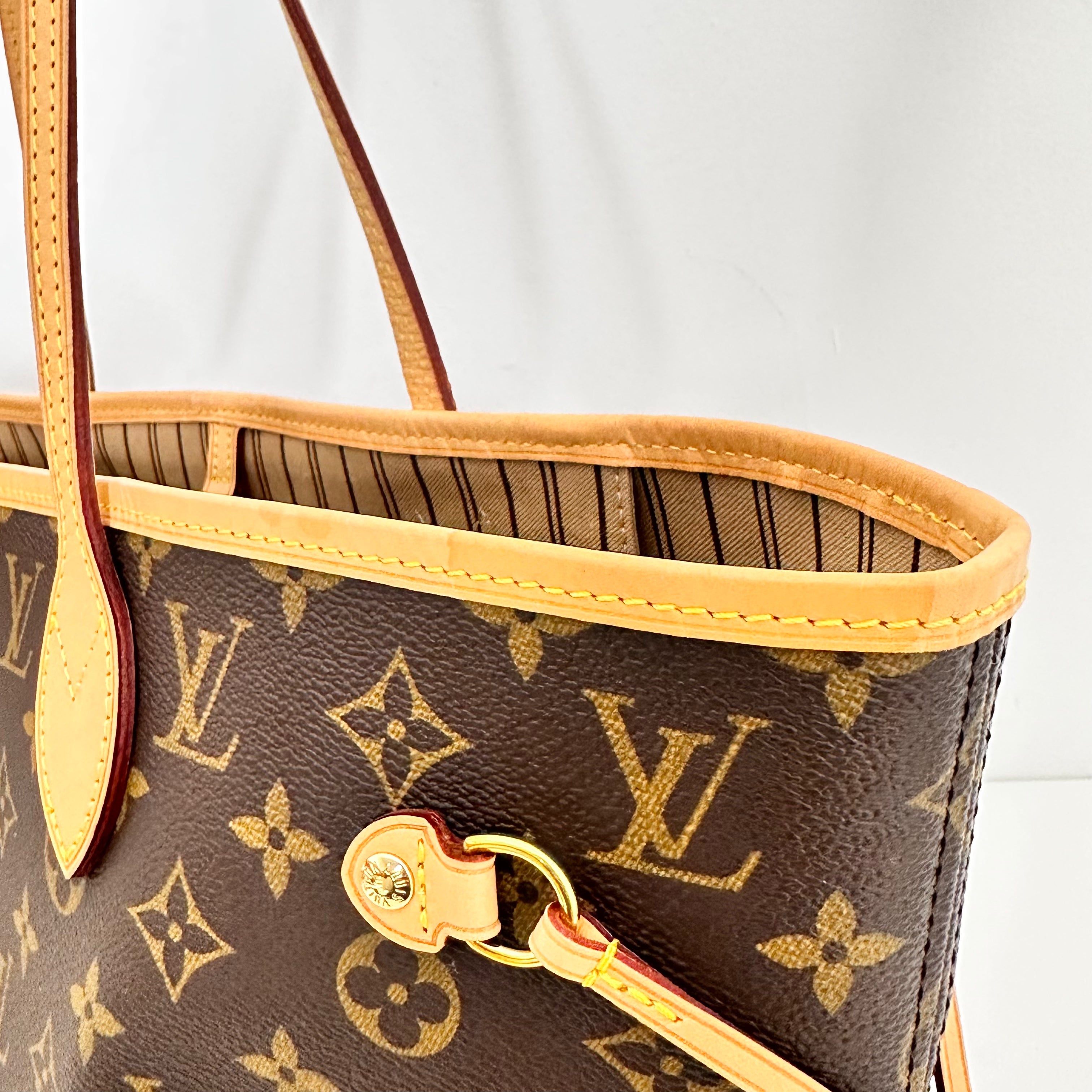 Monogram Neverfull MM w/ Pouch