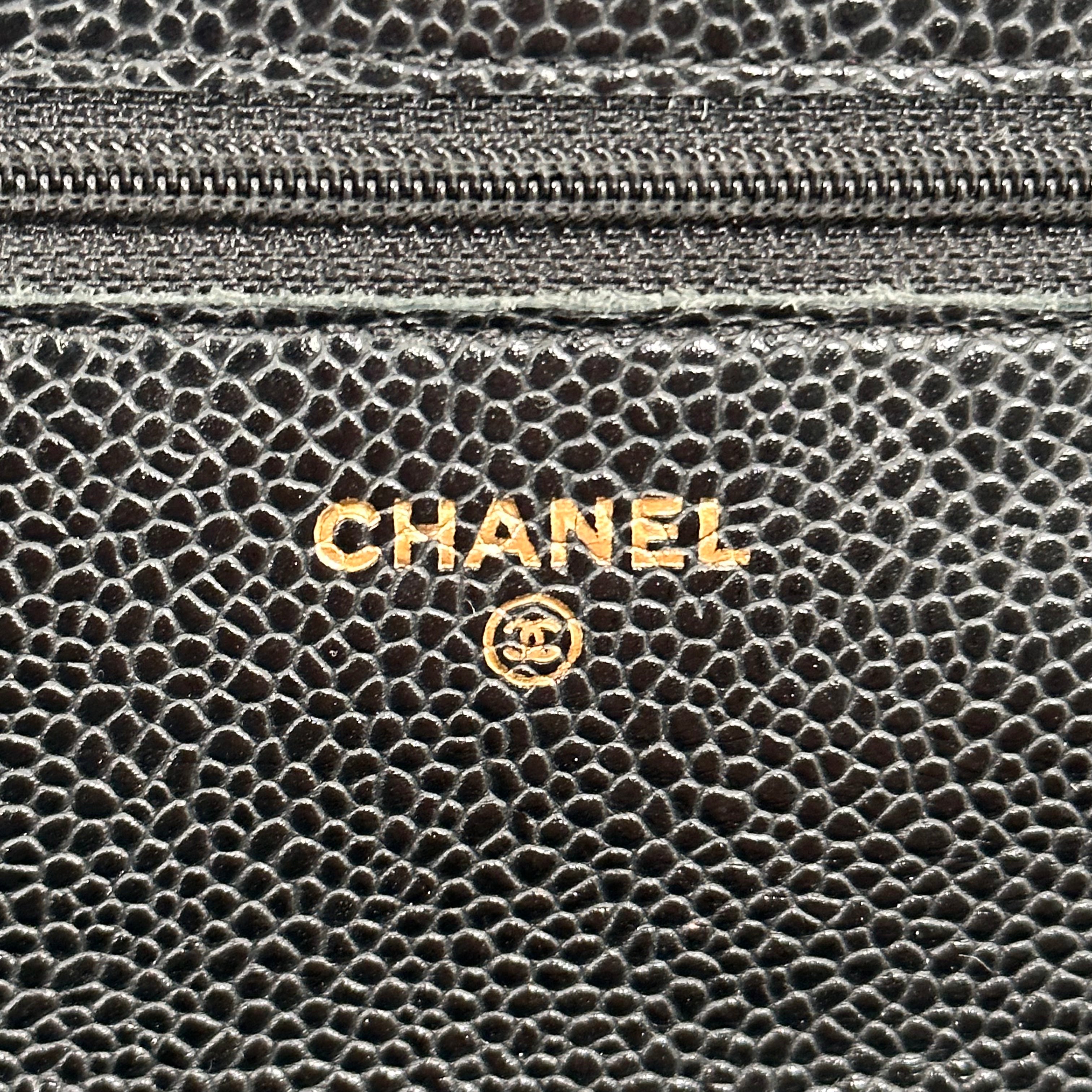 Classic Black Caviar Wallet on Chain (WOC)