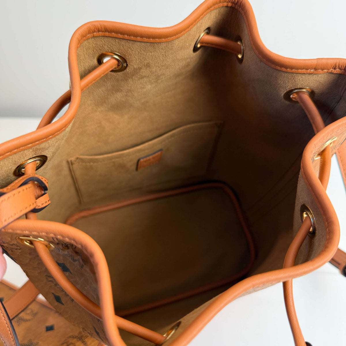 Dessau Drawstring Bucket Bag