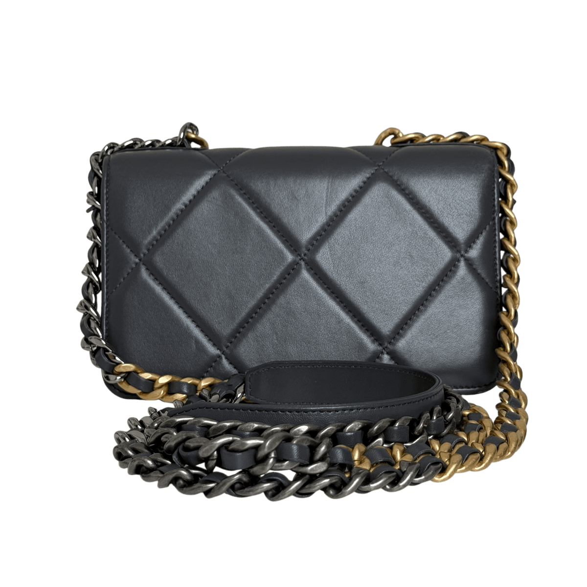 Chanel 19 WOC