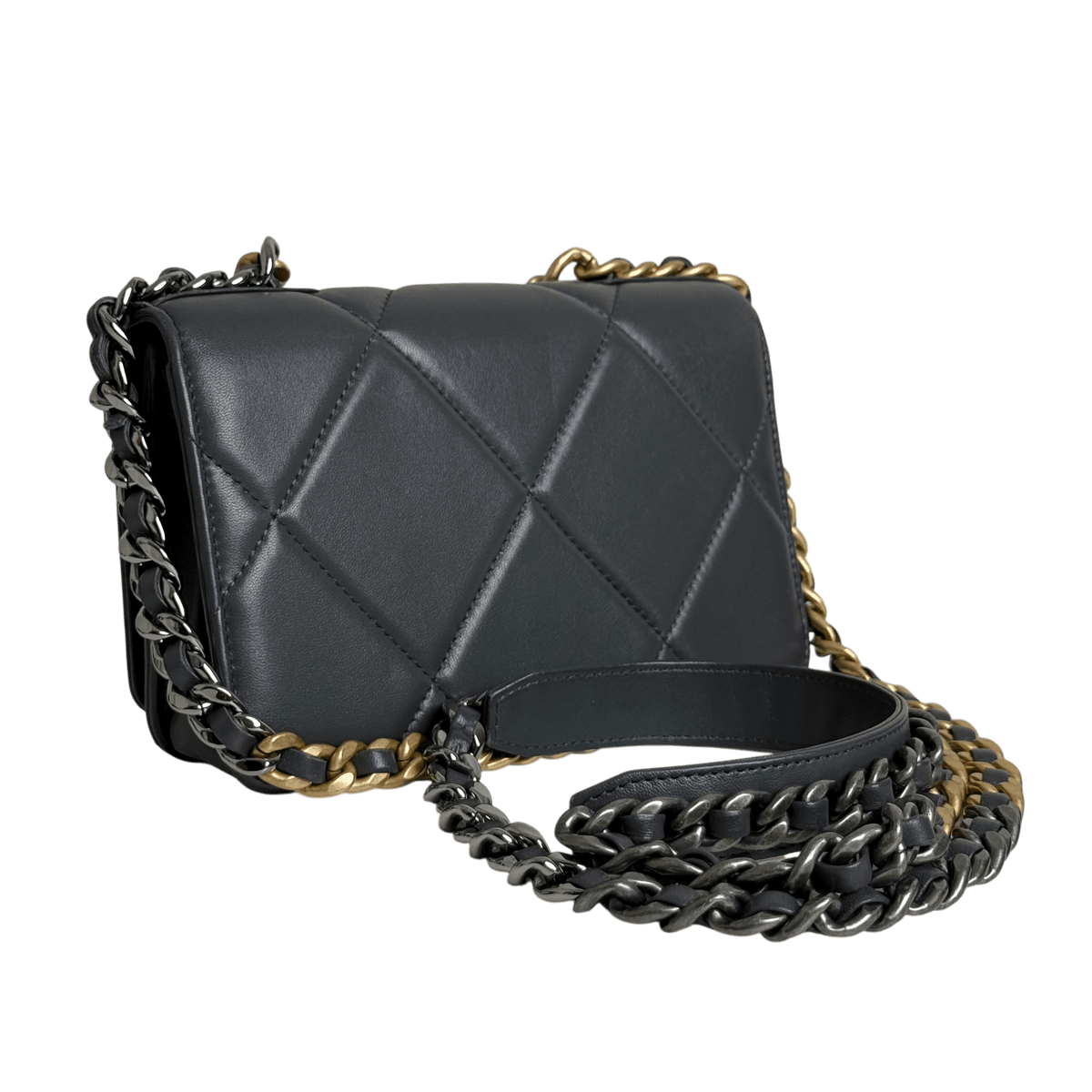 Chanel 19 WOC