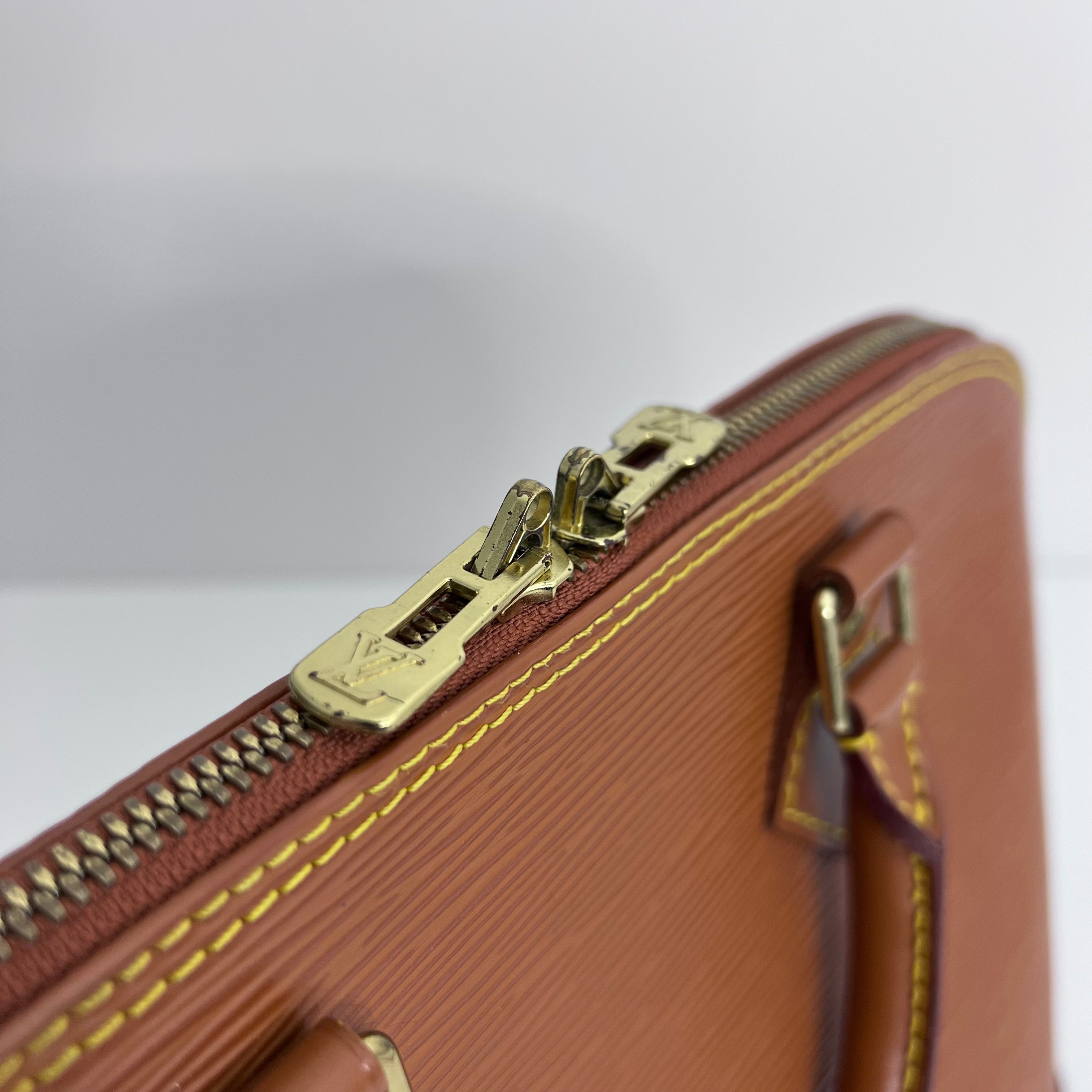 Camel Epi Alma PM w/ Strap
