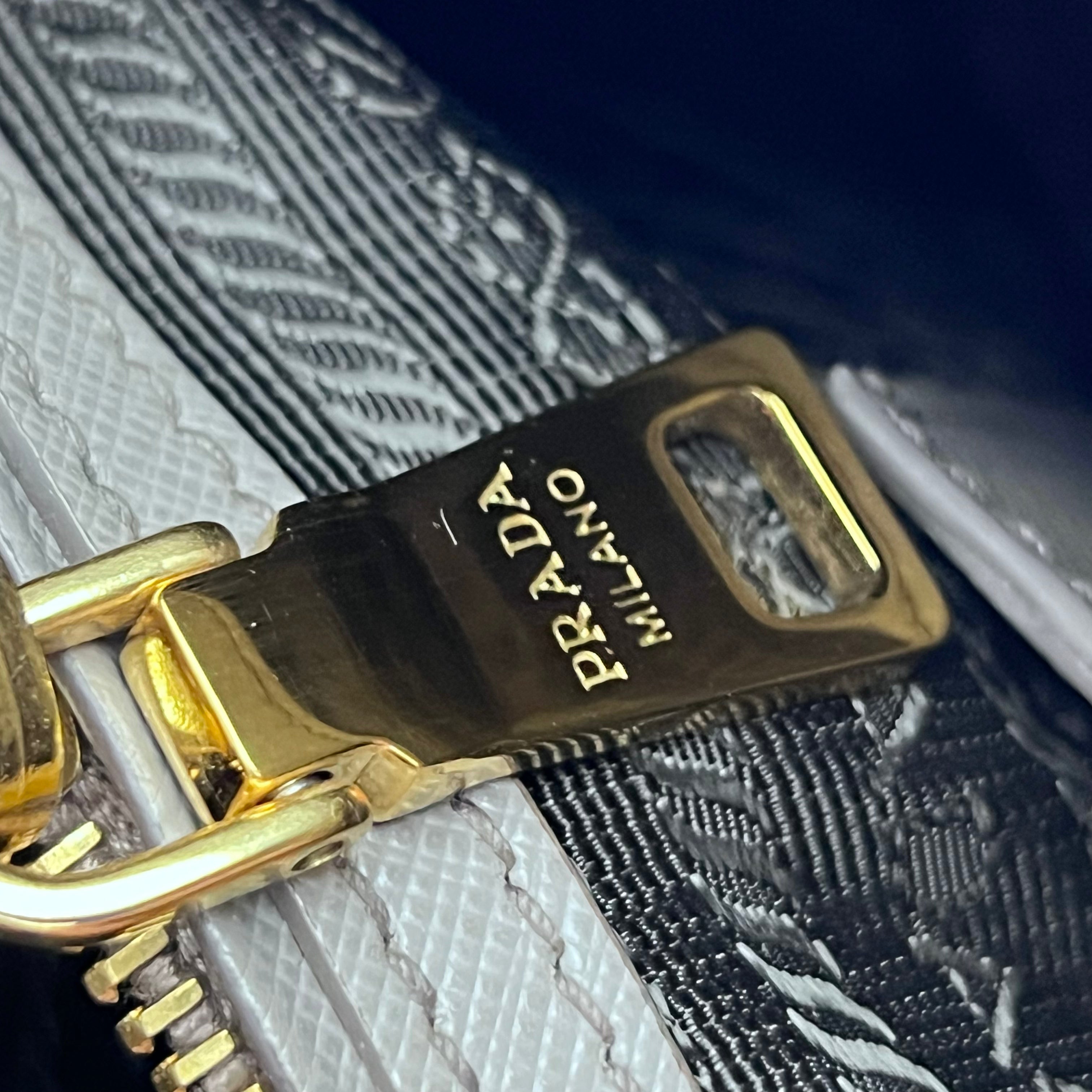 Medium Saffiano Lux Galleria Tote