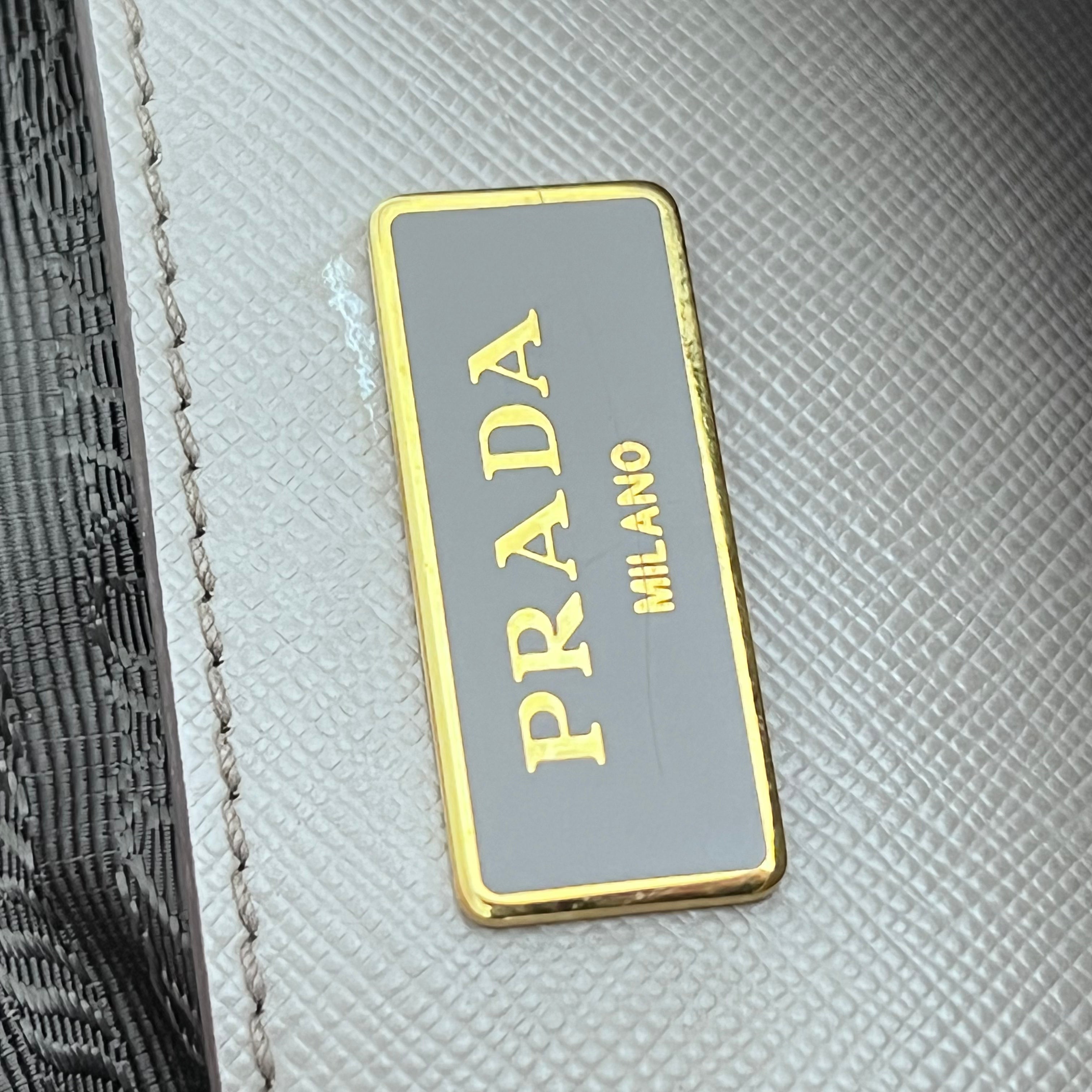 Medium Saffiano Lux Galleria Tote