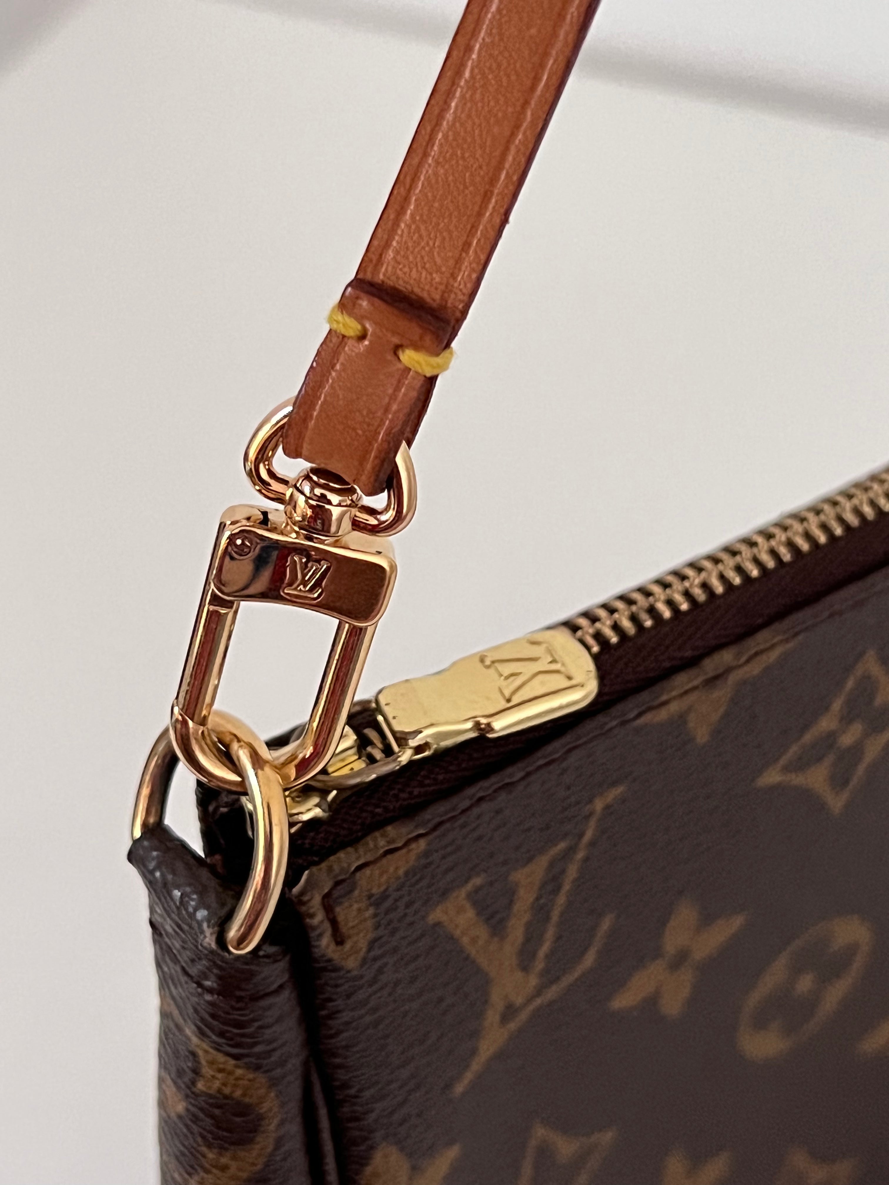 Pochette Accessories