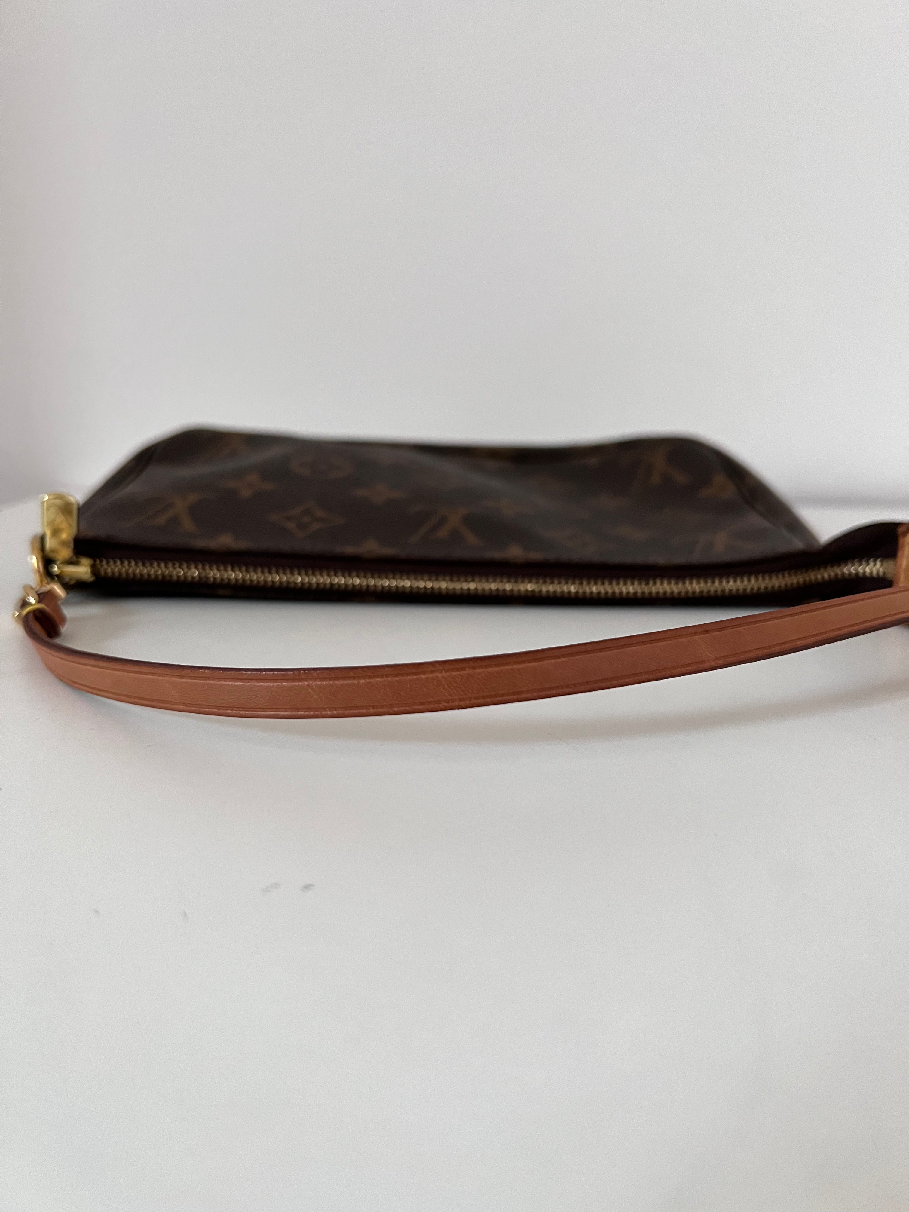 Pochette Accessories