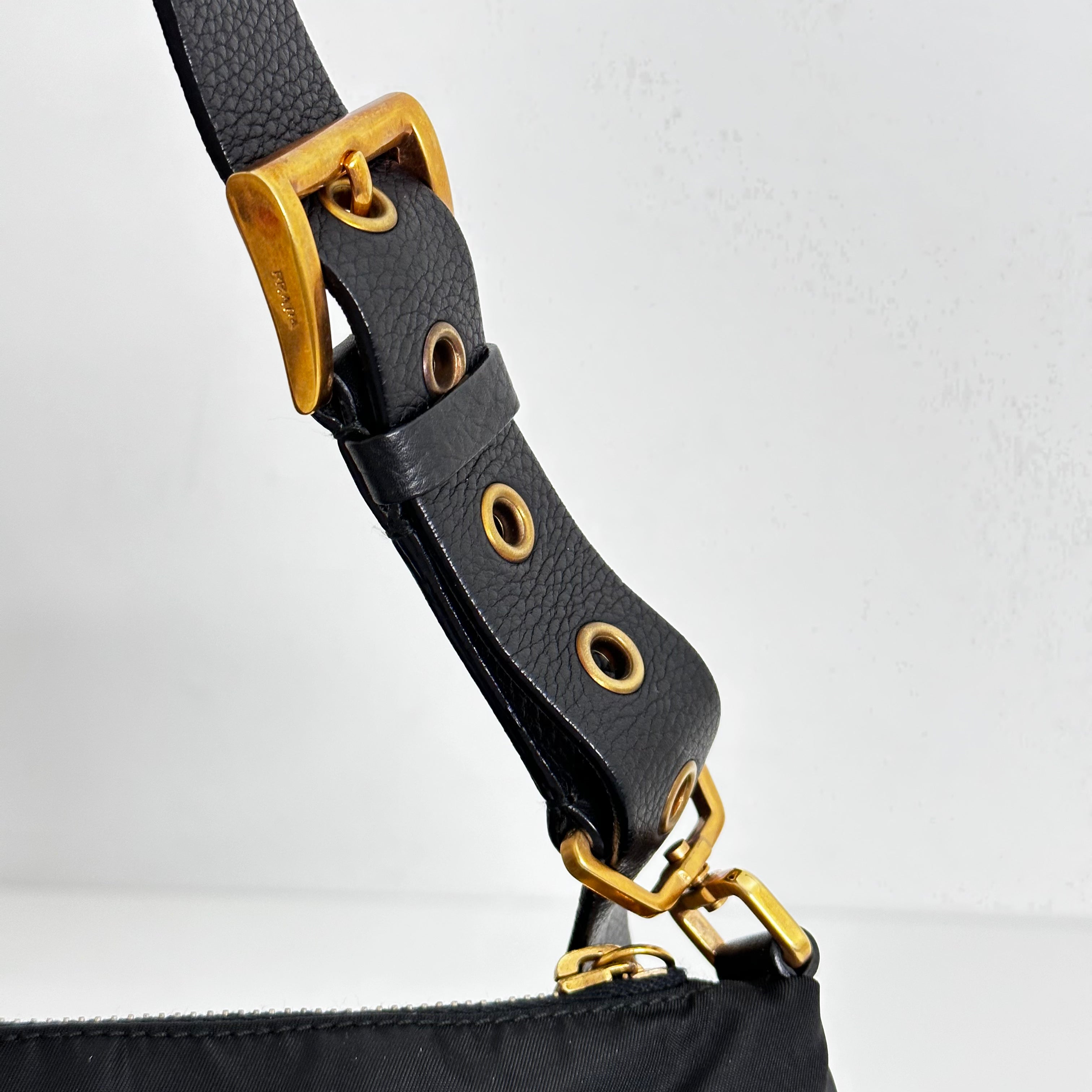 Lock Me Nylon Tessuto Shoulder Bag