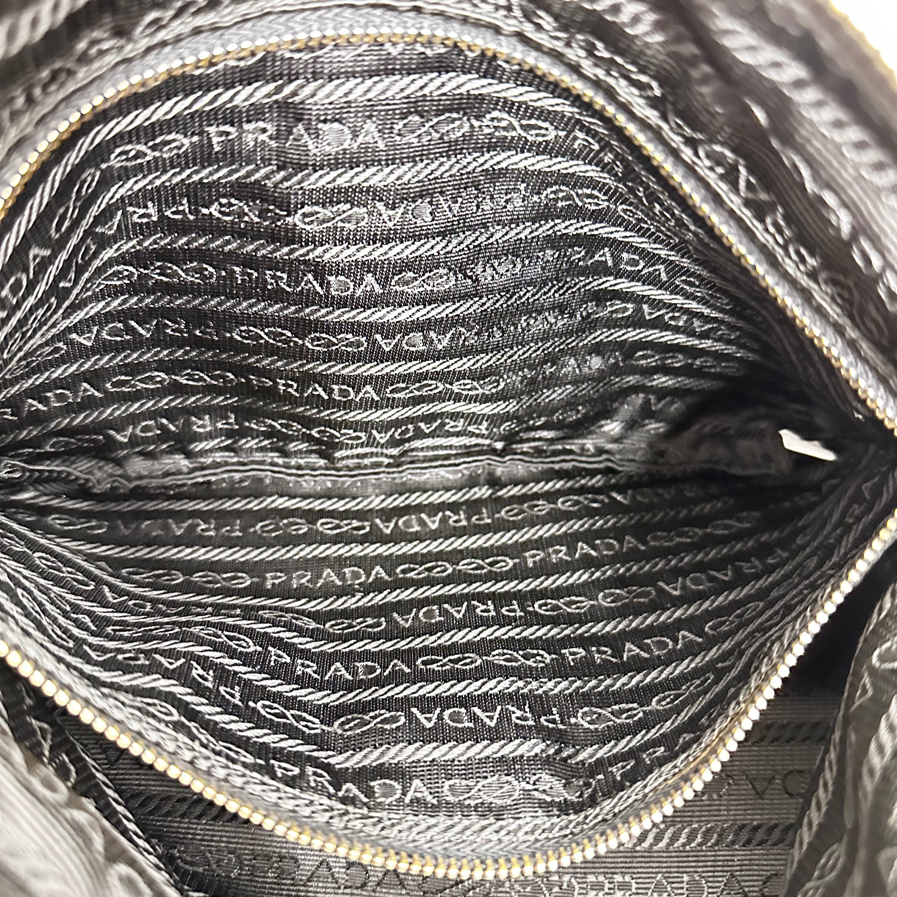 Lock Me Nylon Tessuto Shoulder Bag