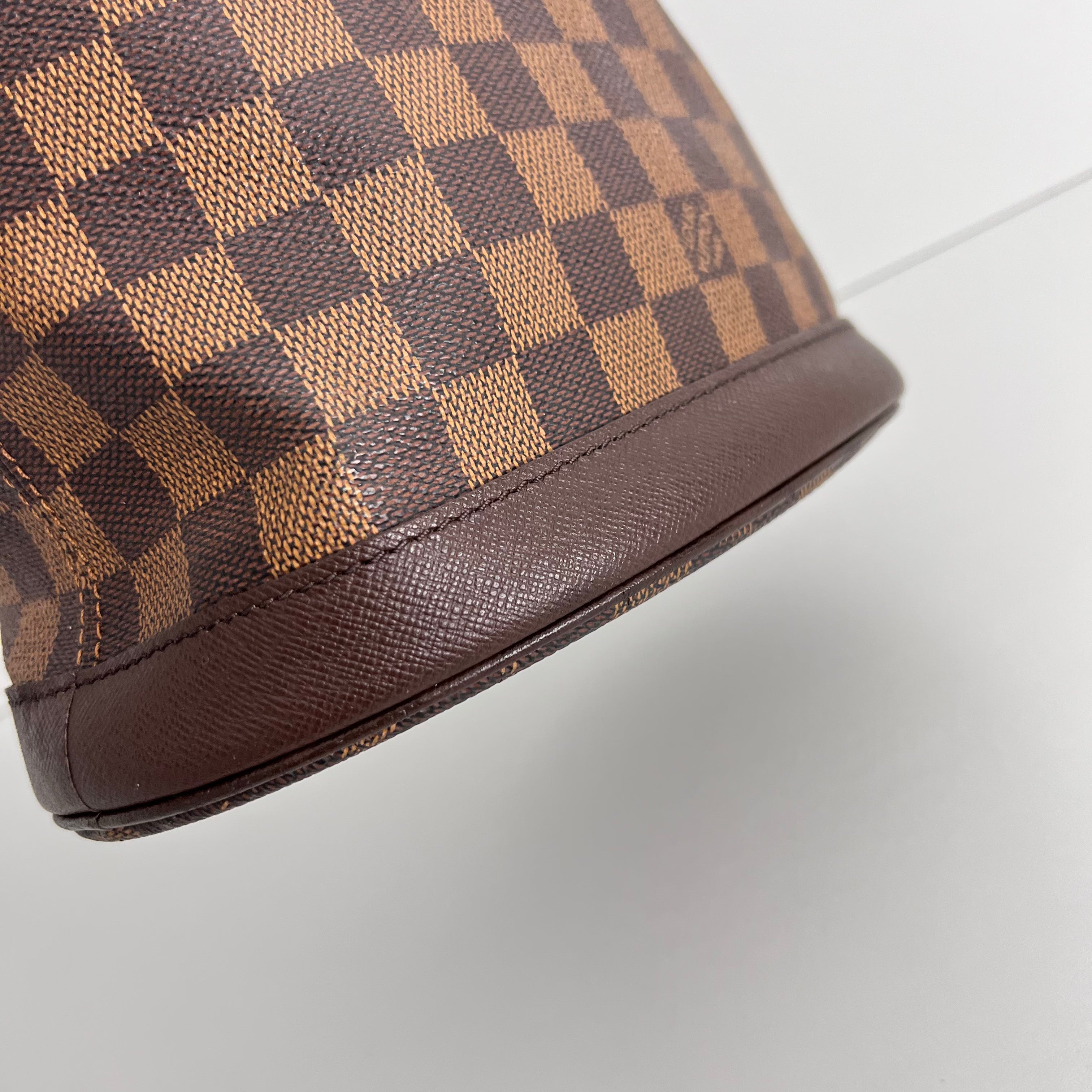 Damier Ebene Marais Petit Bucket Bag