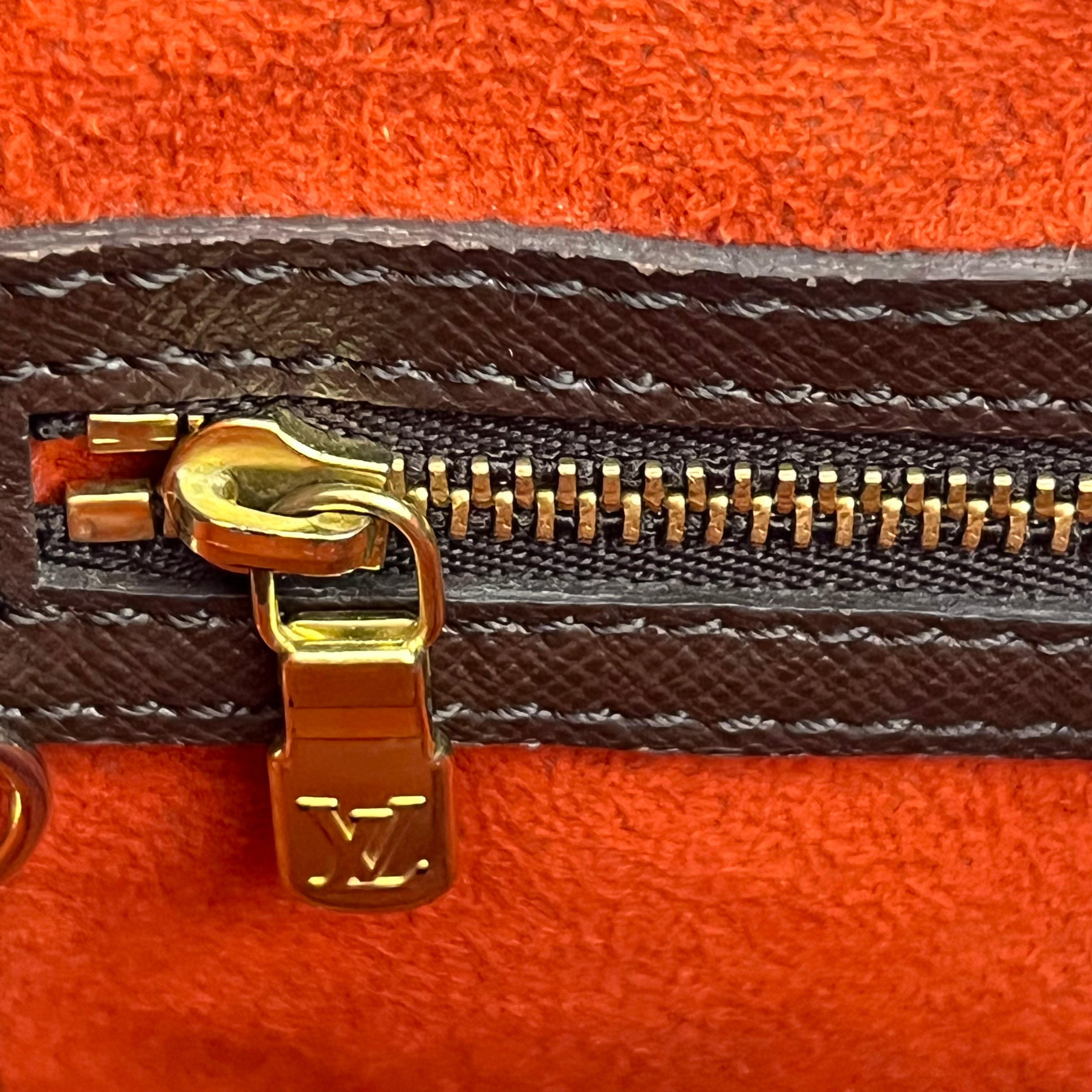 Damier Ebene Marais Petit Bucket Bag