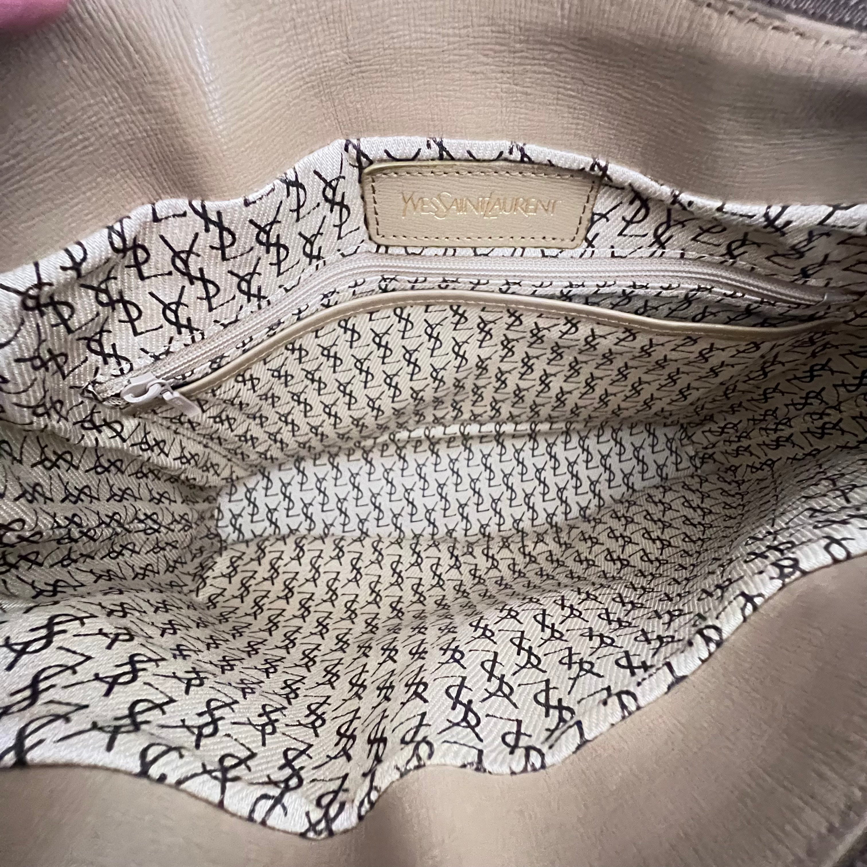 Giraffe Print Snap Close Crossbody