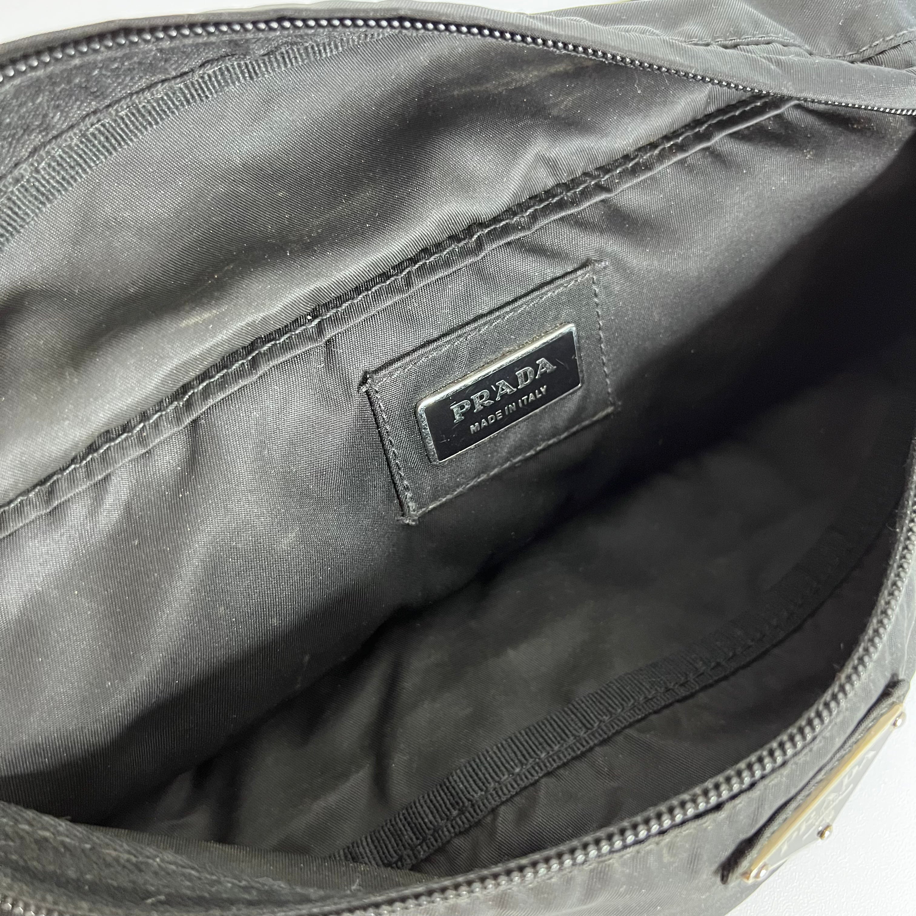 Caviar Leather Card & Coin Zipper Wallet
