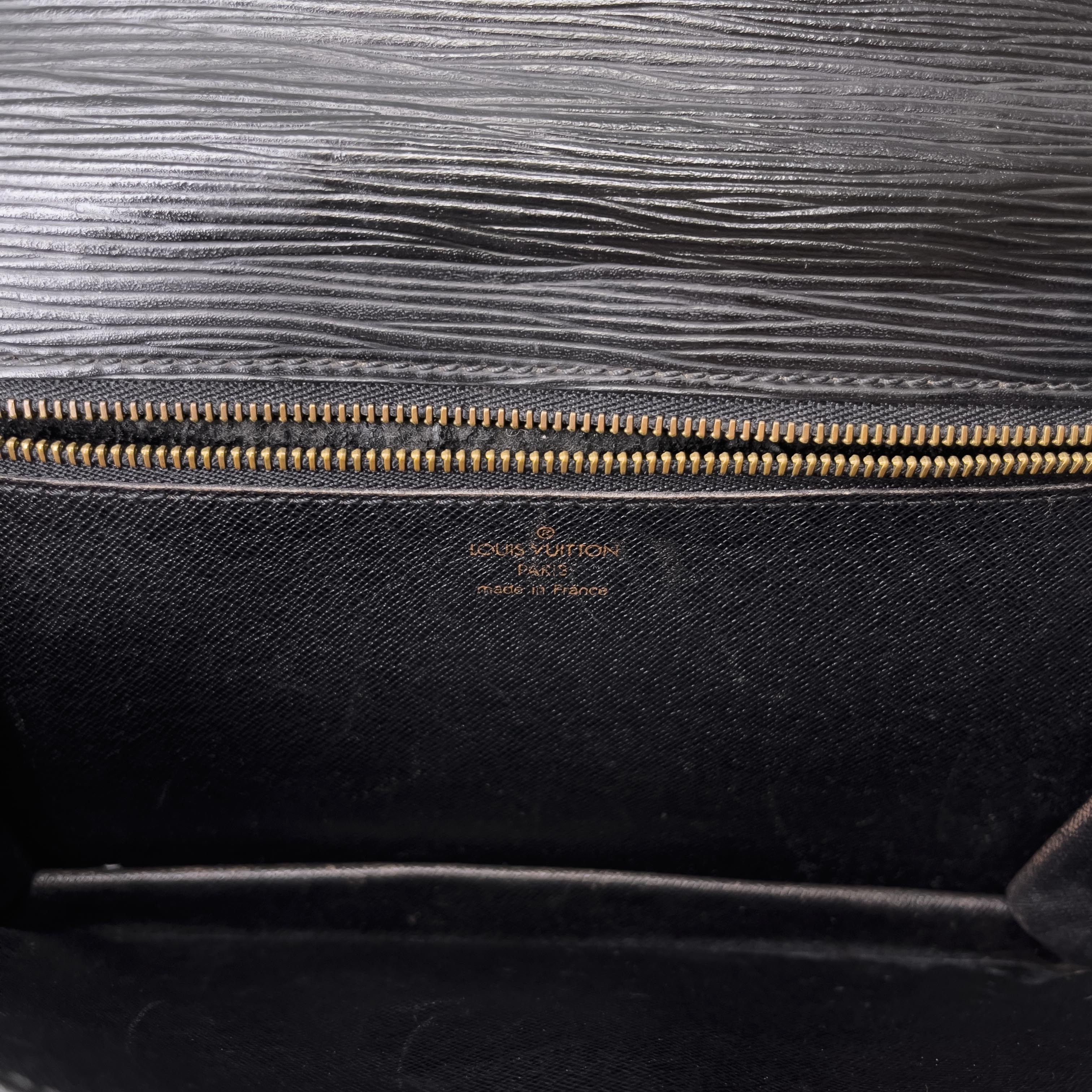 Black Epi Pochette Serie Dragonne