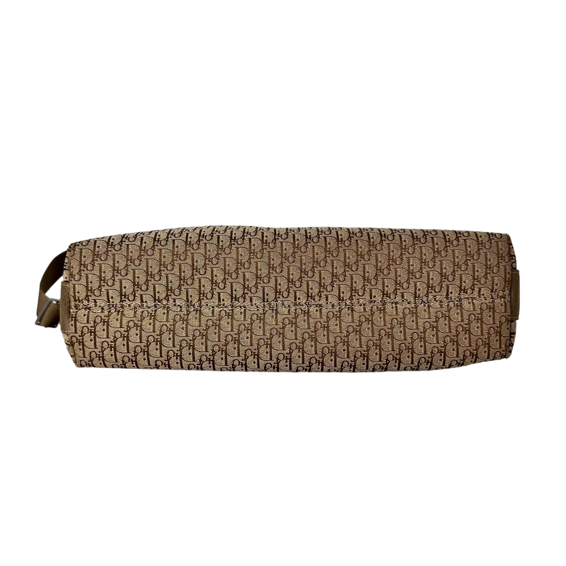 Trotter Messenger Bag