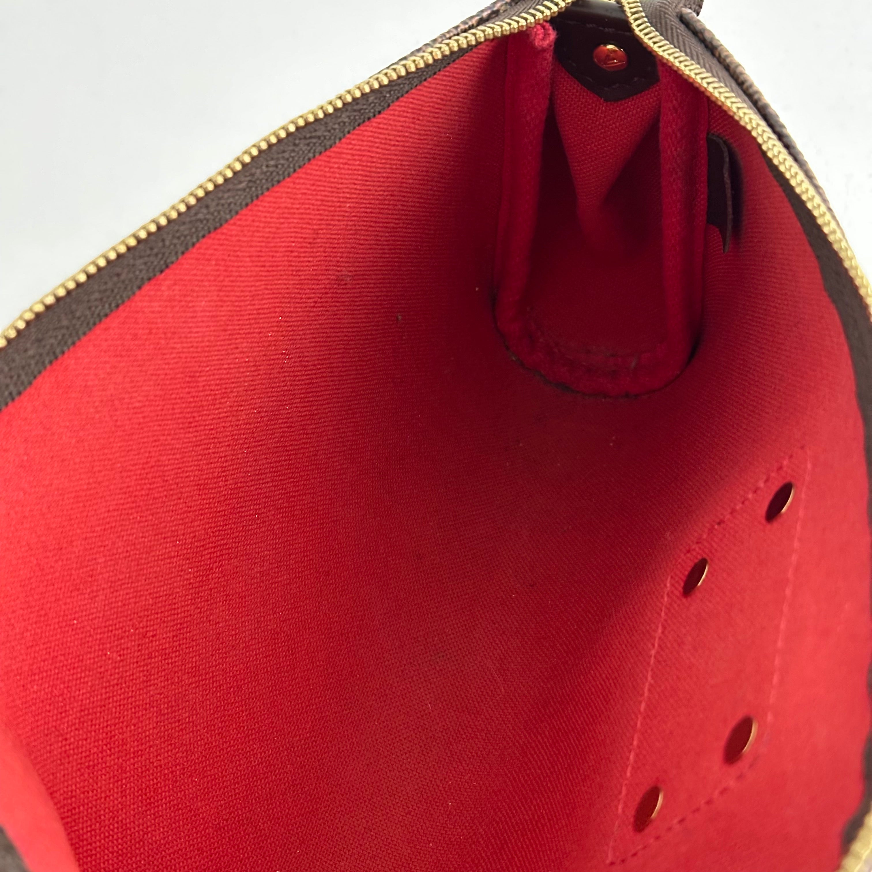 Eva Pochette