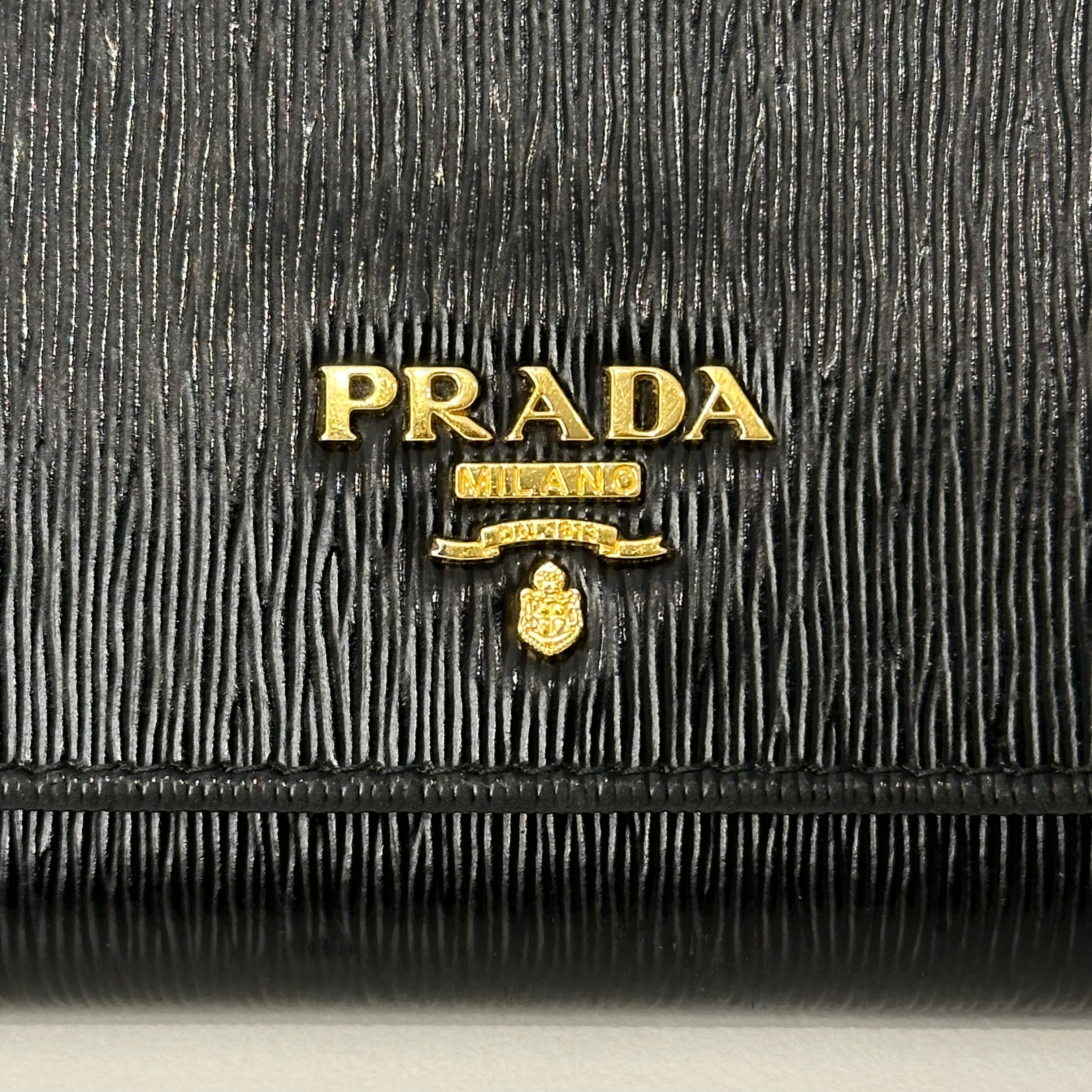 Vitello Move Long Wallet w/ Chain