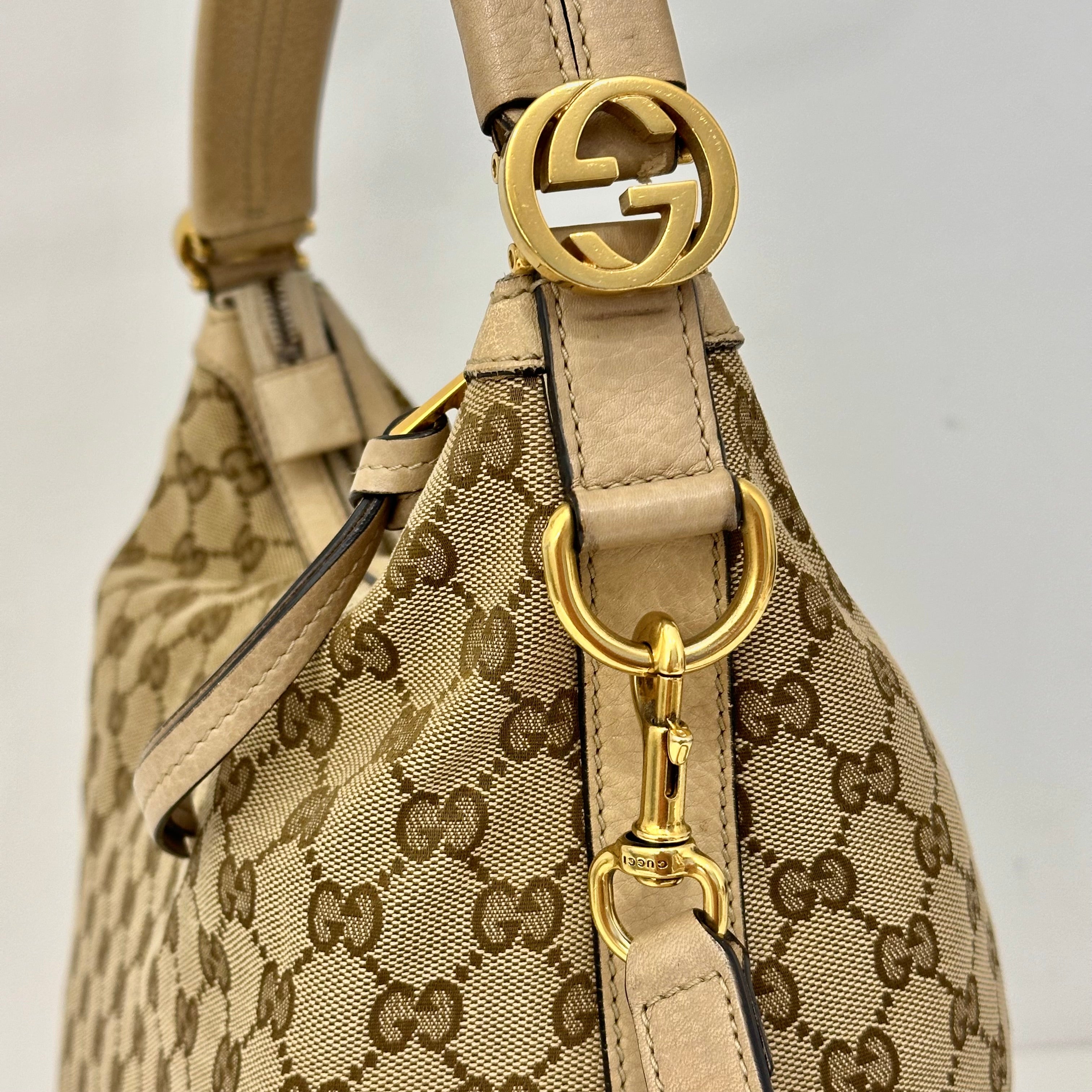 GG Interlock Shoulder Bag
