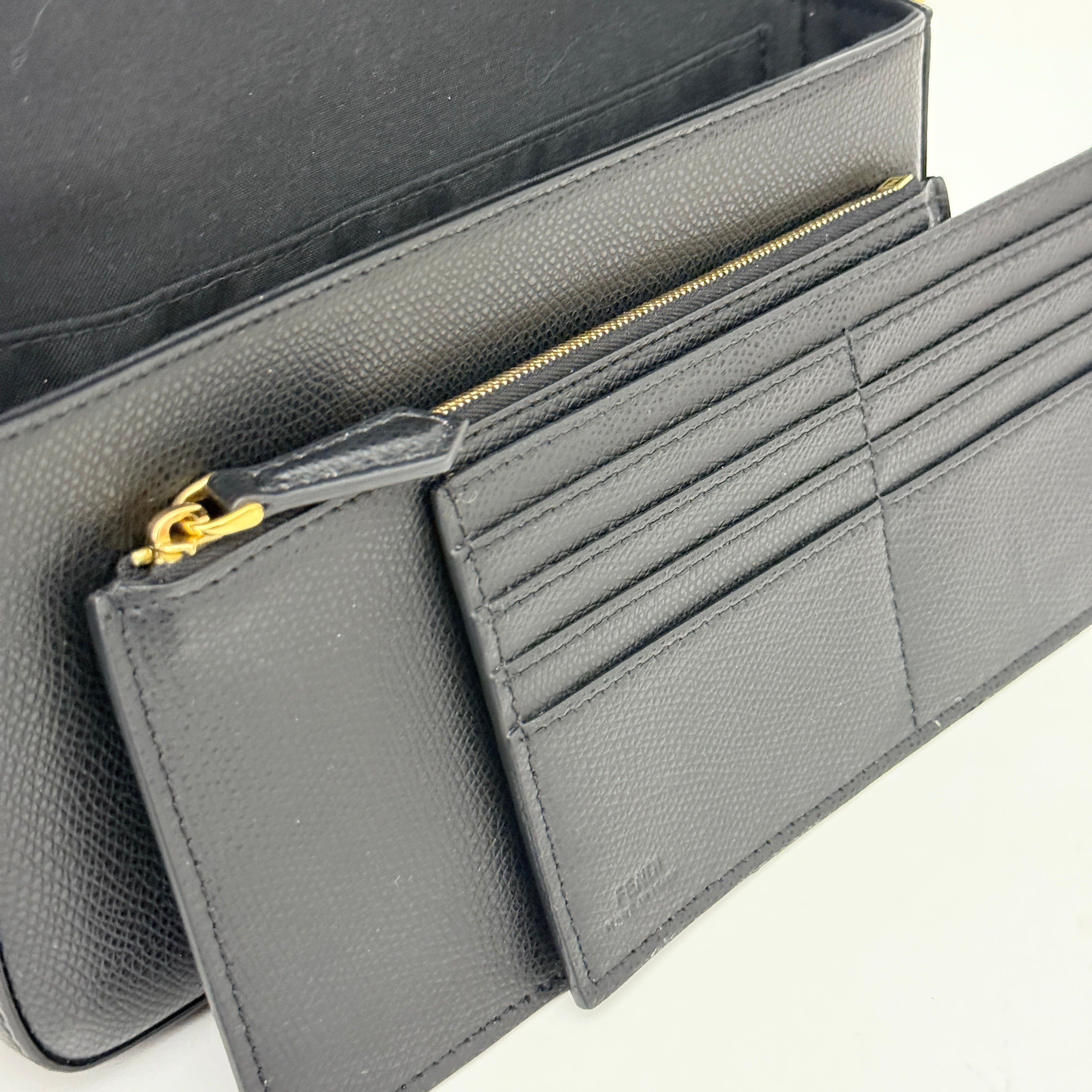 Continental Envelope Wallet on Chain
