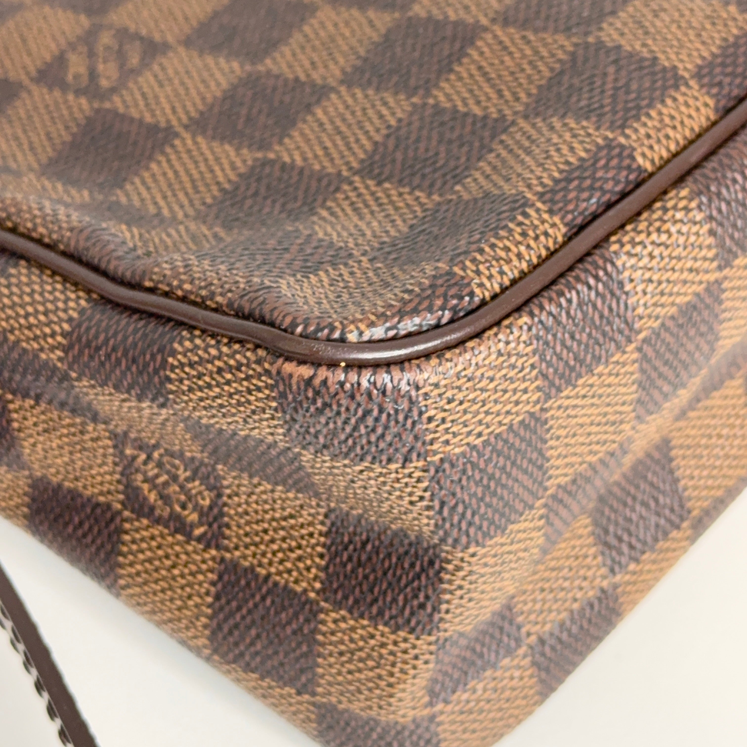 Damier Ebene Revello