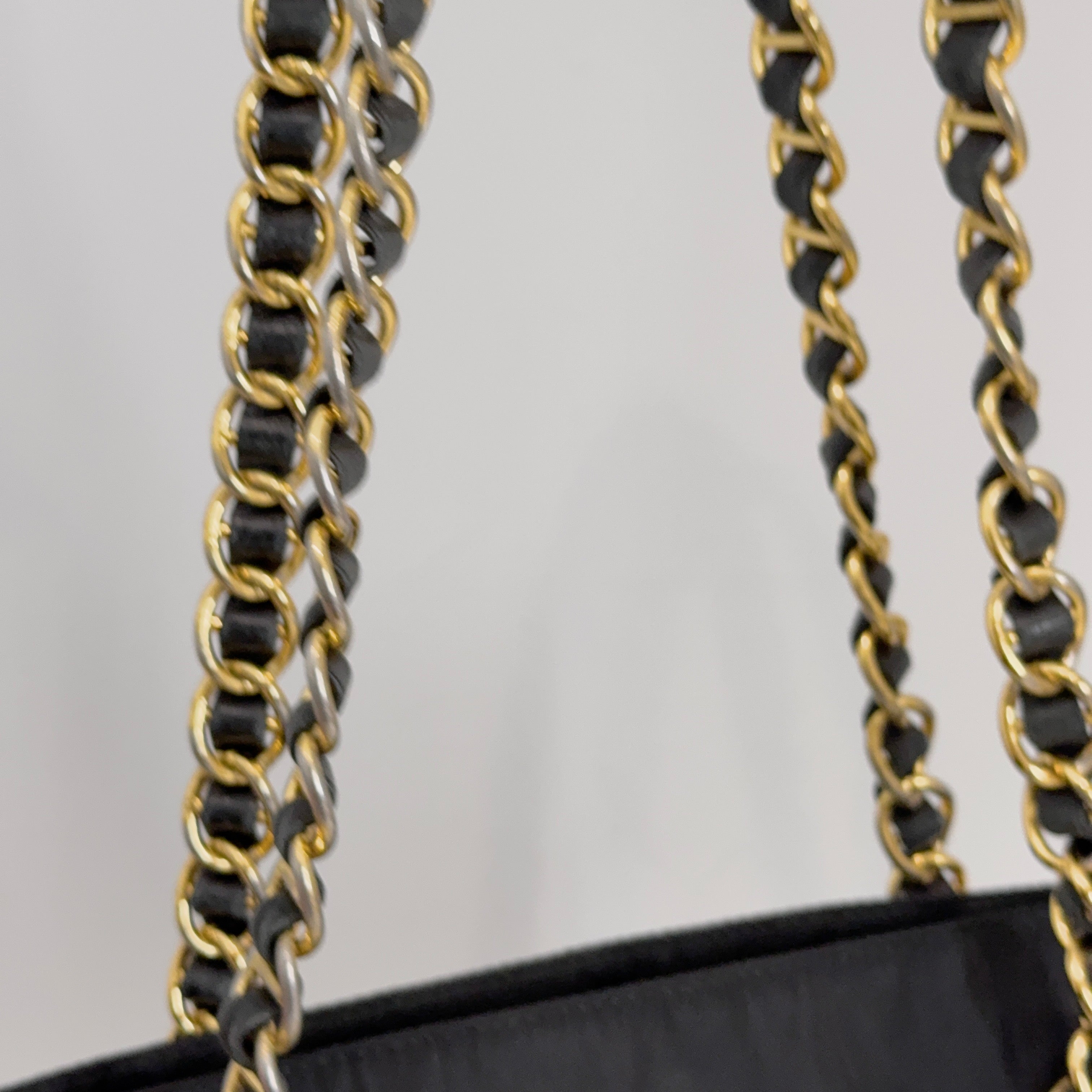 Nylon Chain Tote