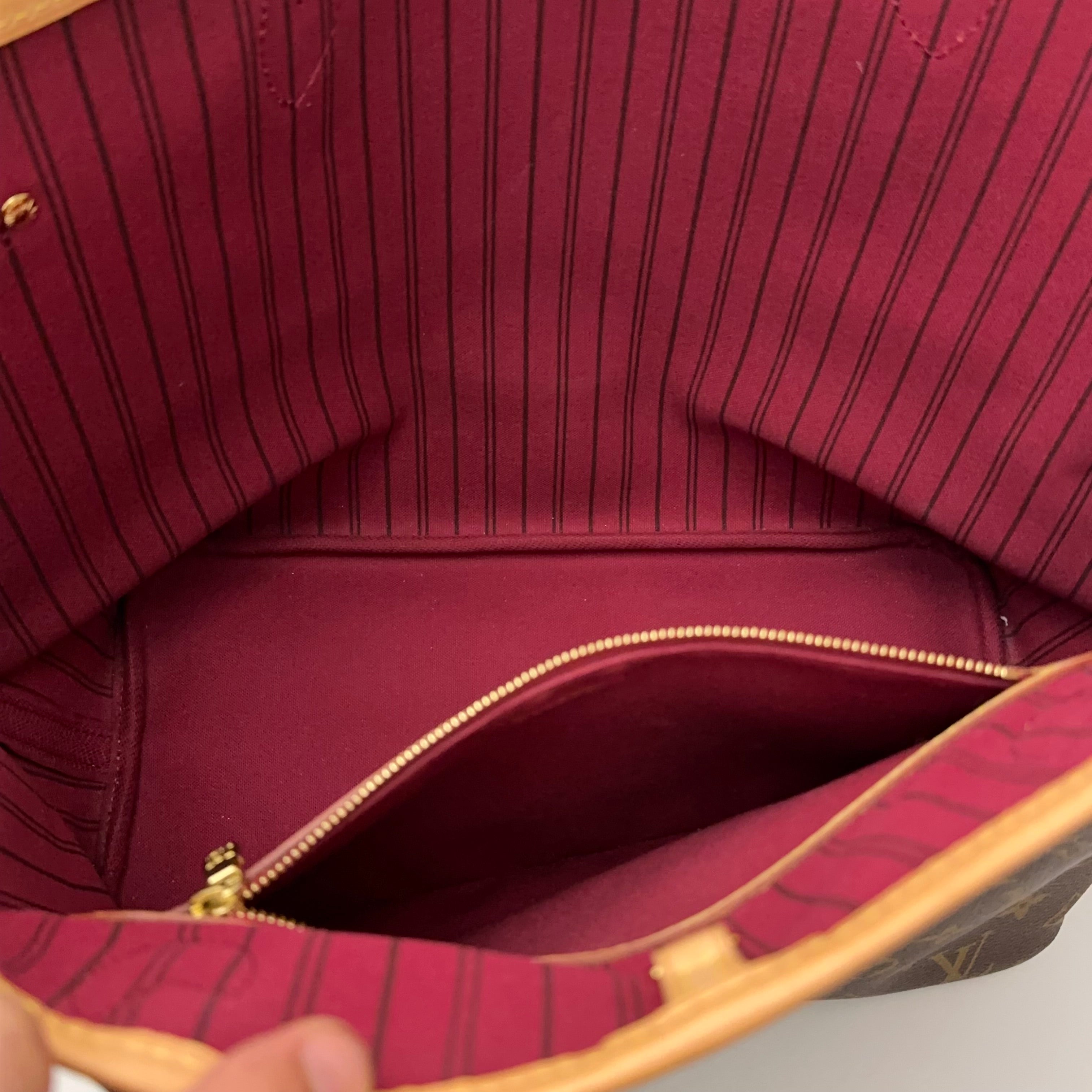 Neverfull MM w/ Pouch