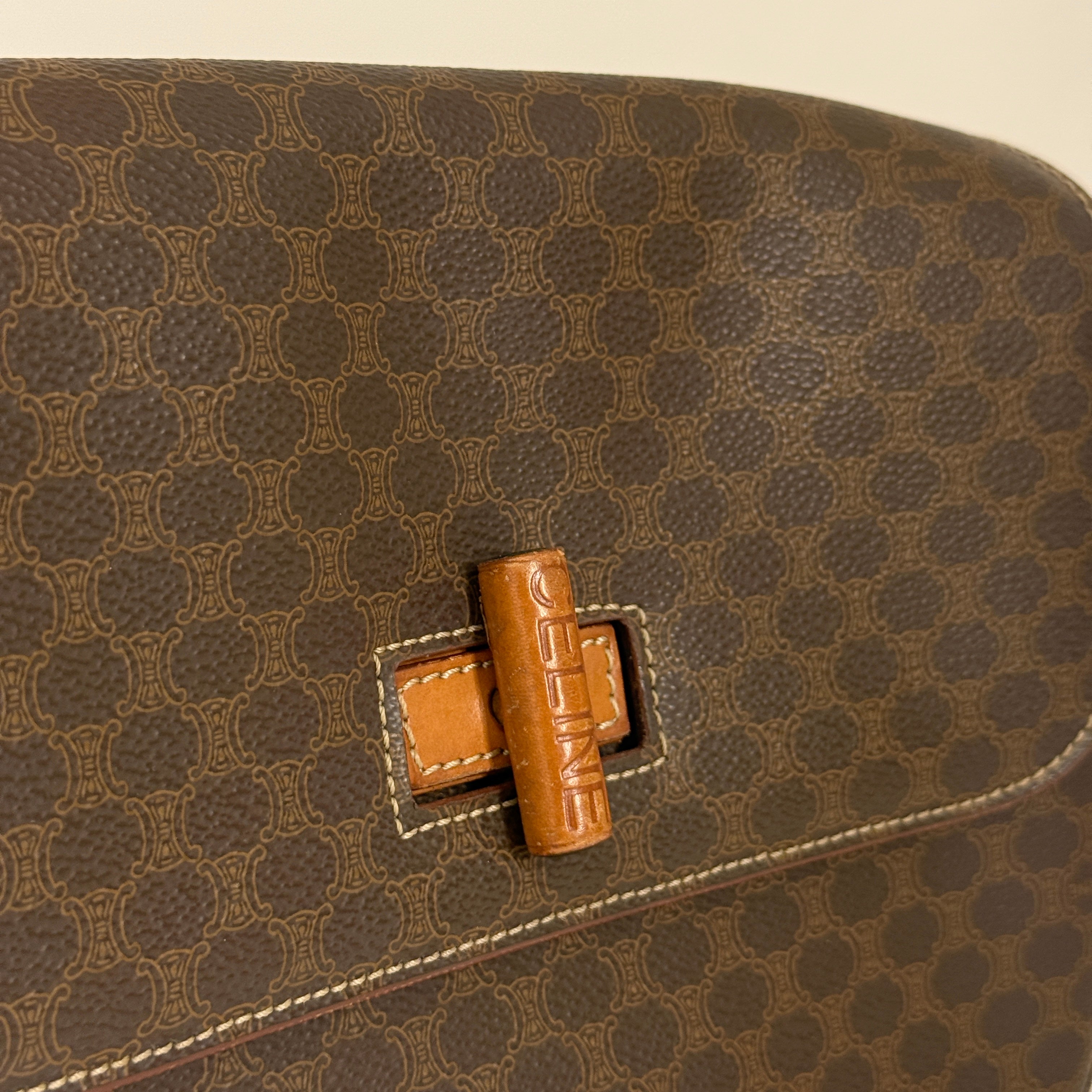 Twist Macadam Crossbody