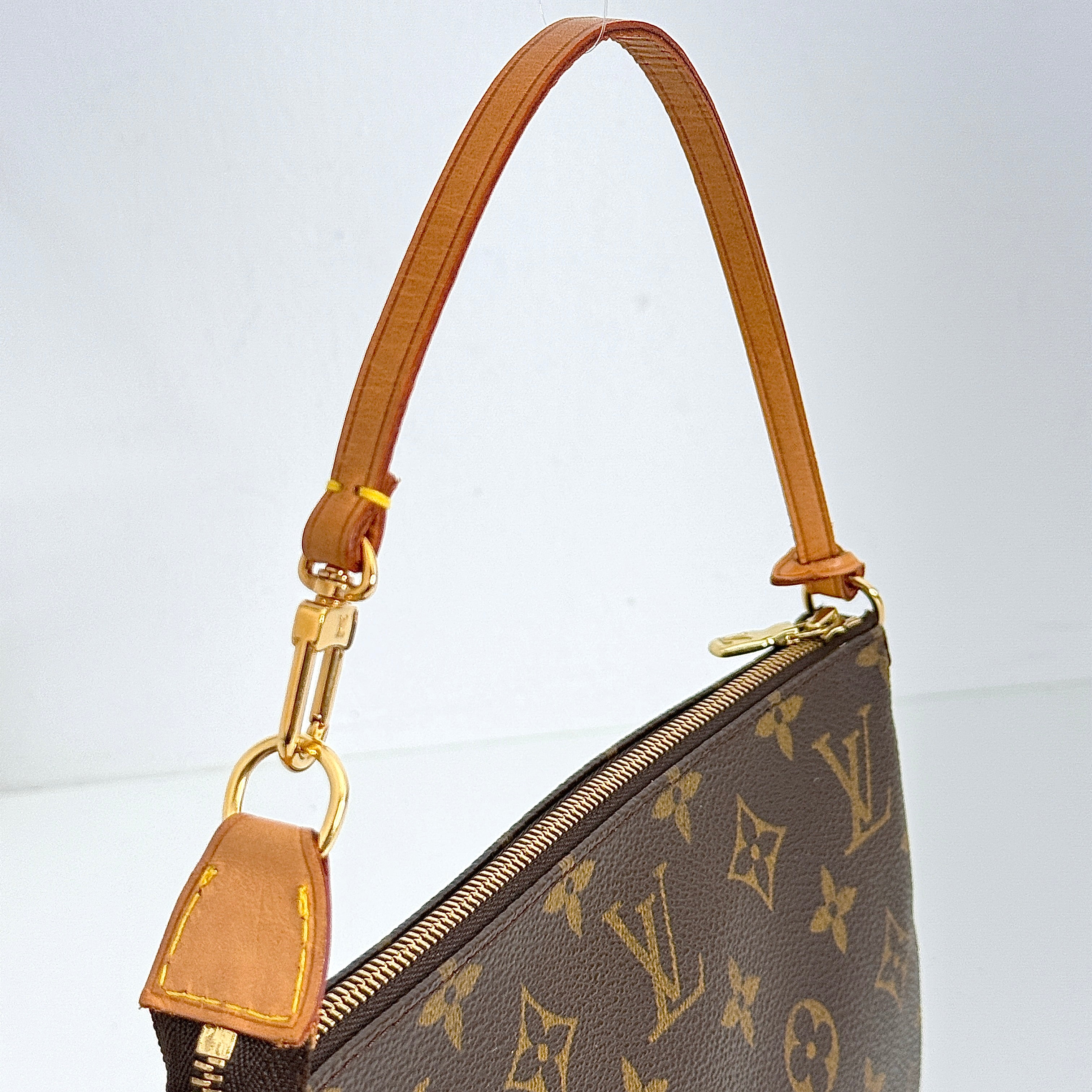 Pochette Accessories