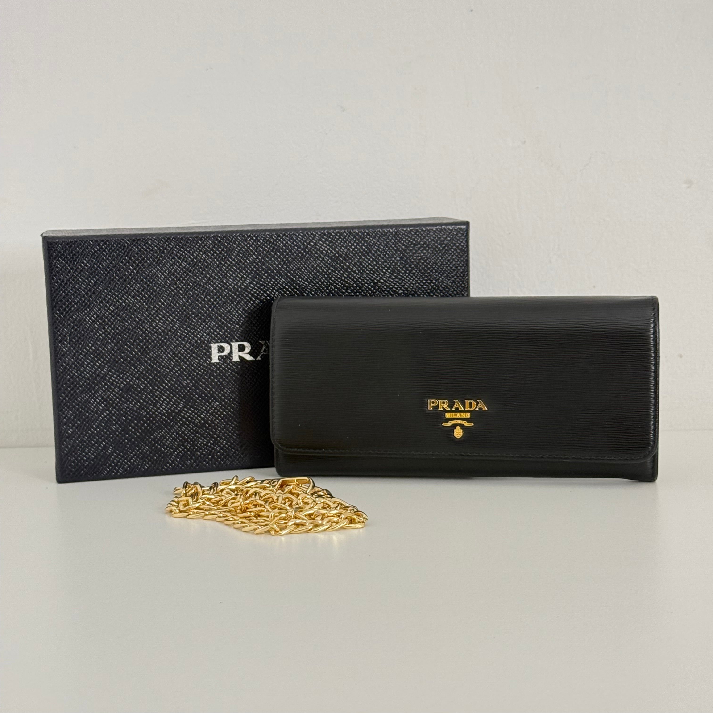 Vitello Move Wallet w/ Chain