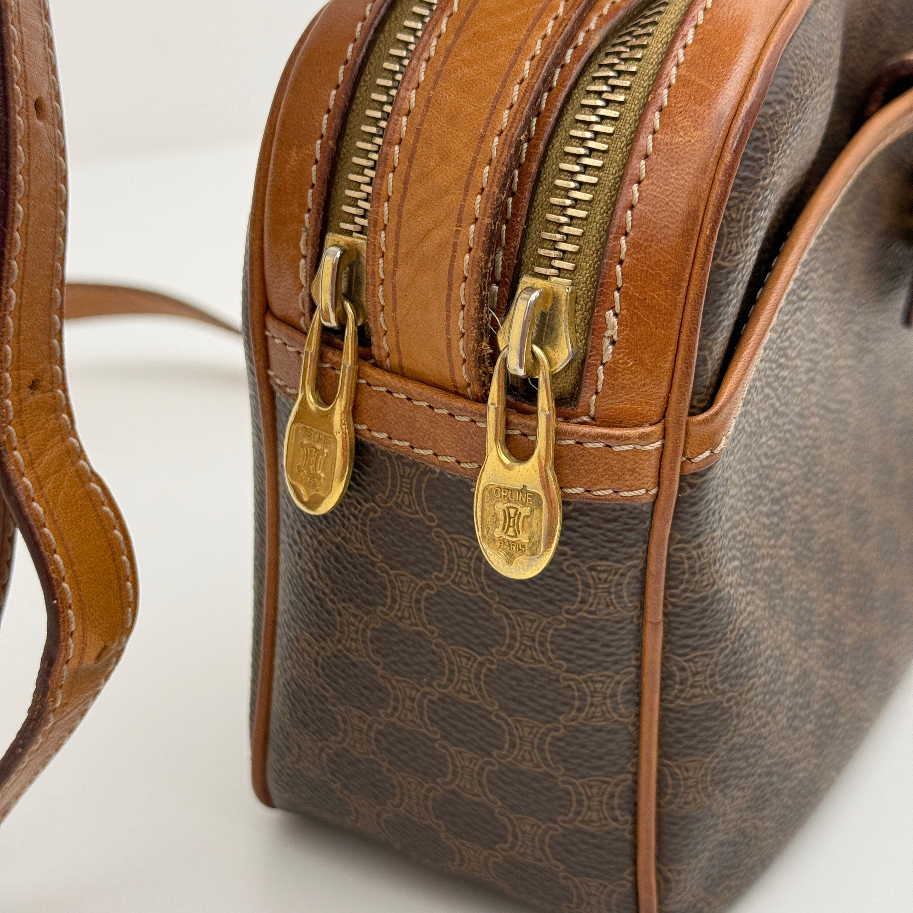 Macadam Crossbody