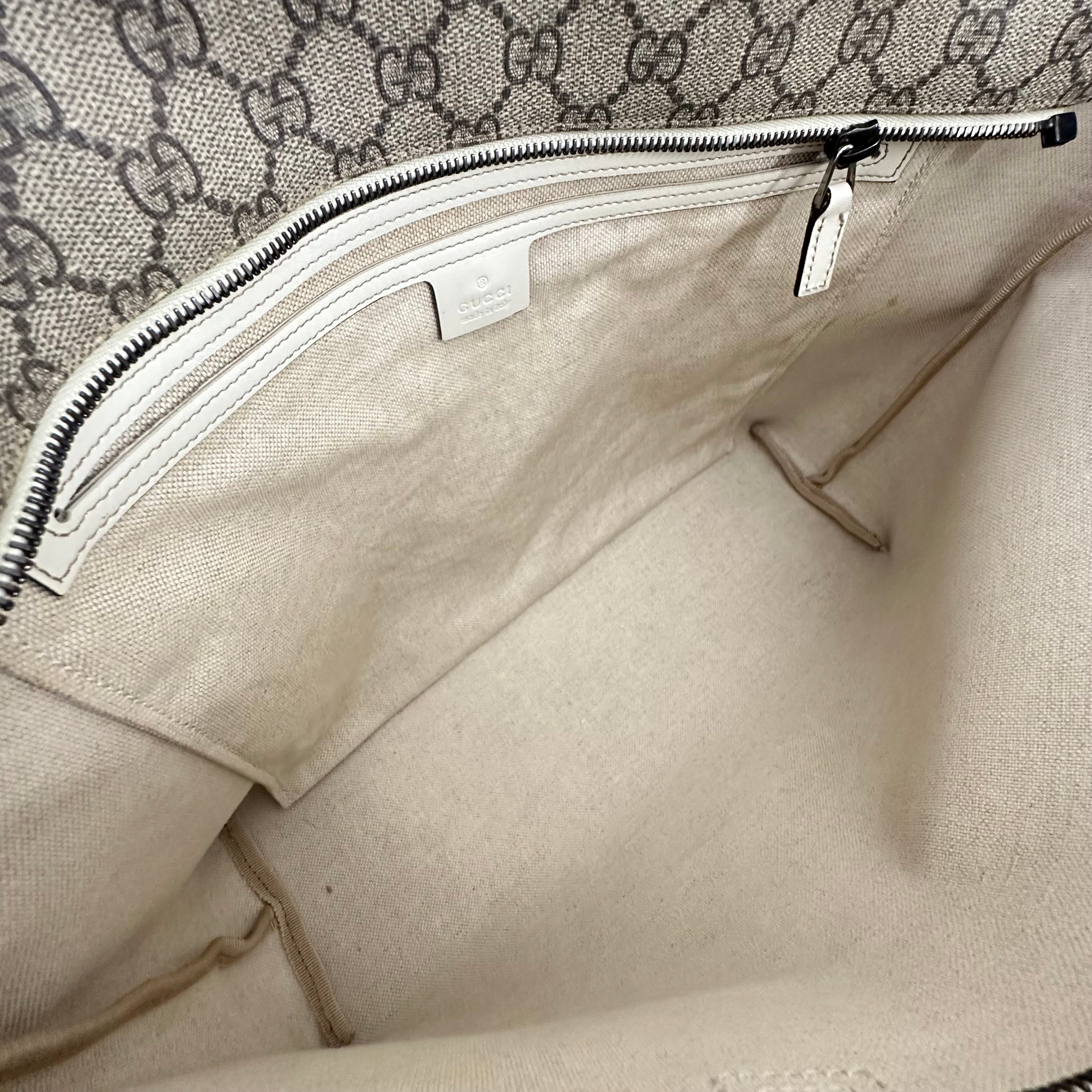 Supreme Tote