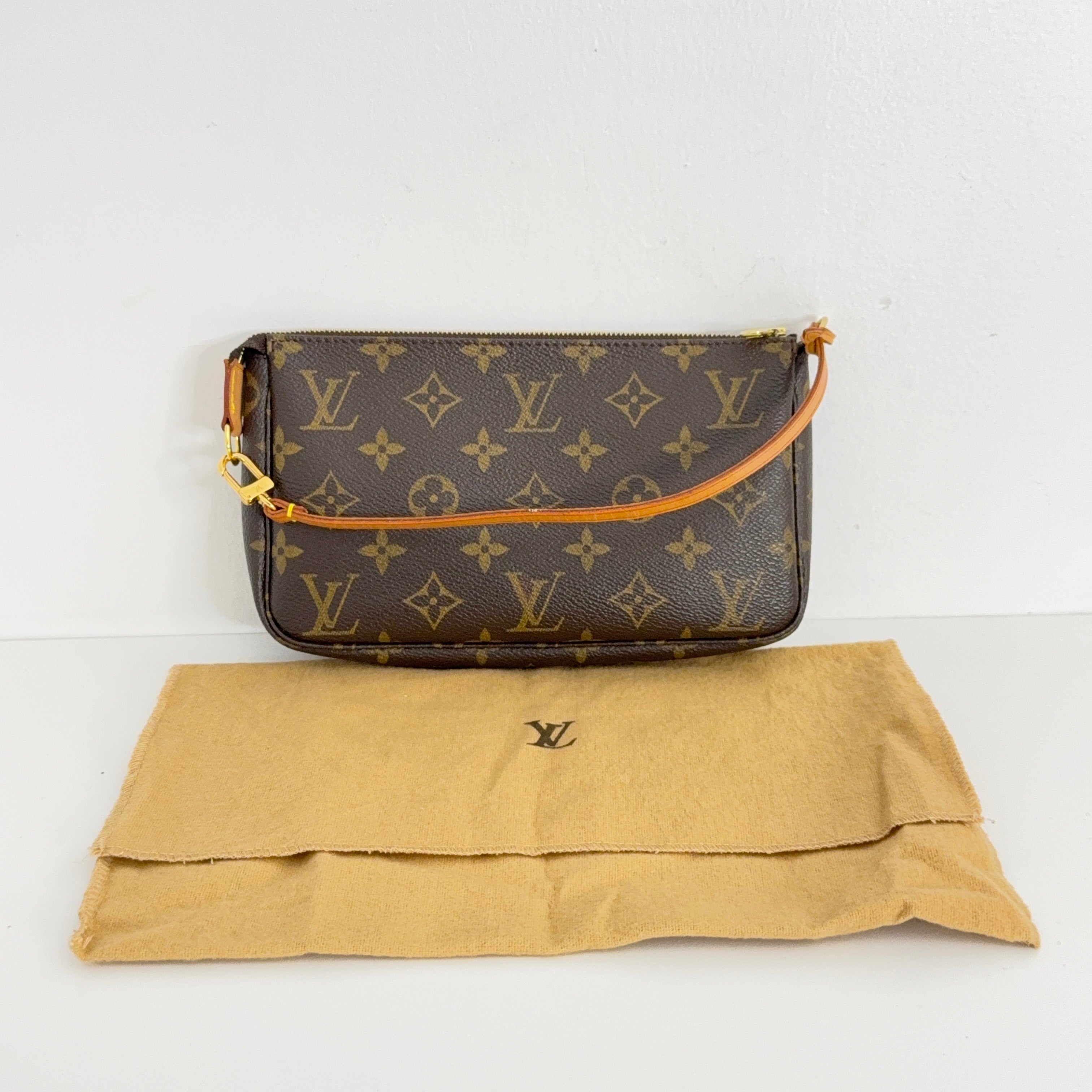 Pochette Accessories